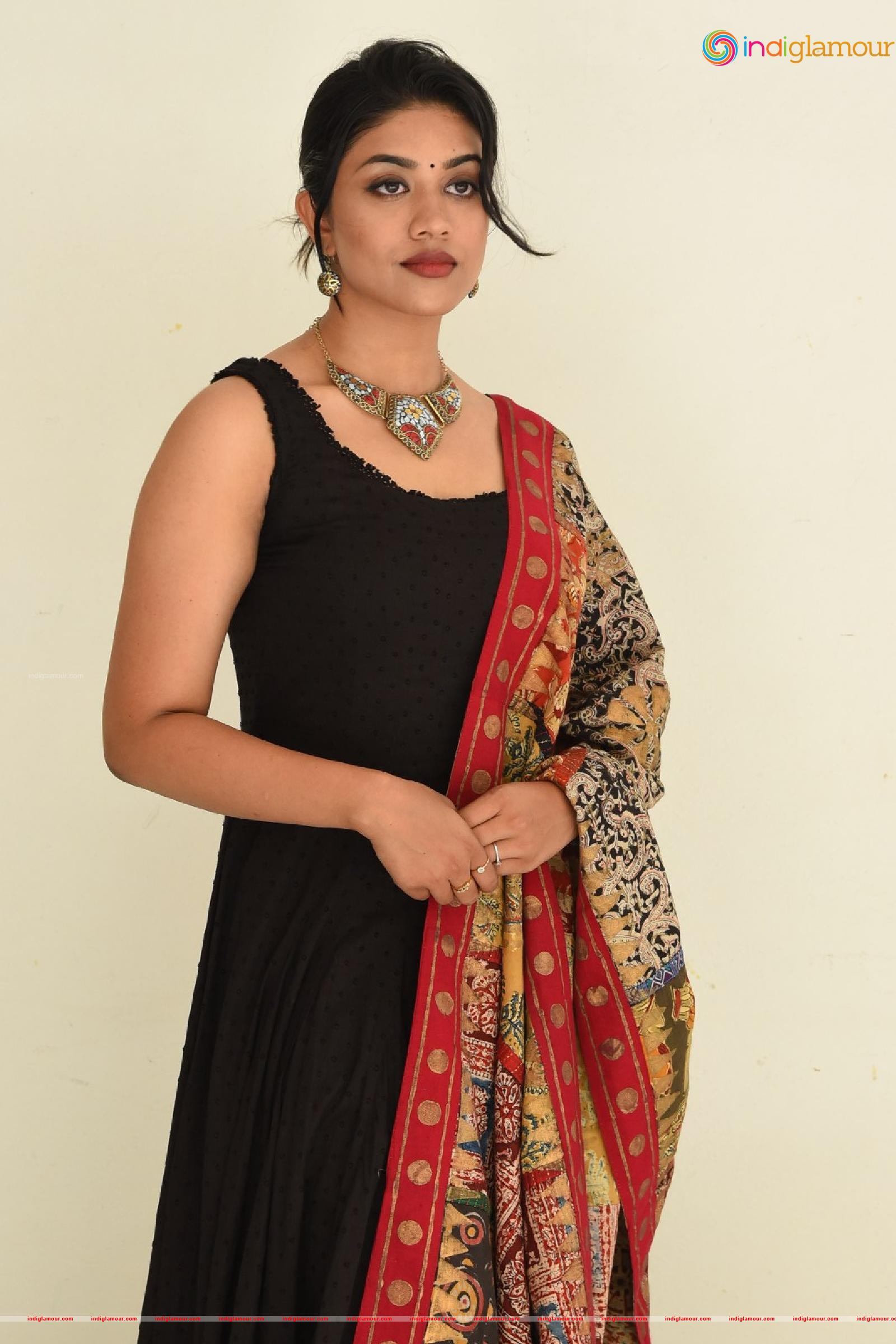 Malavika Satheesan Actress hd photo