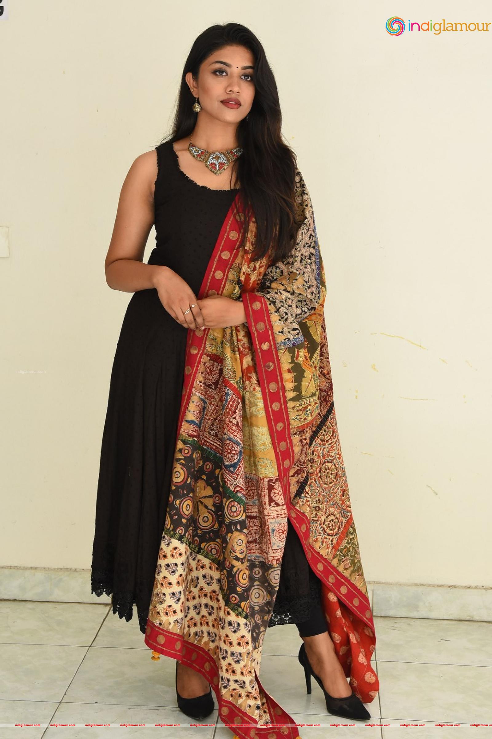 Malavika Satheesan Actress hd photo