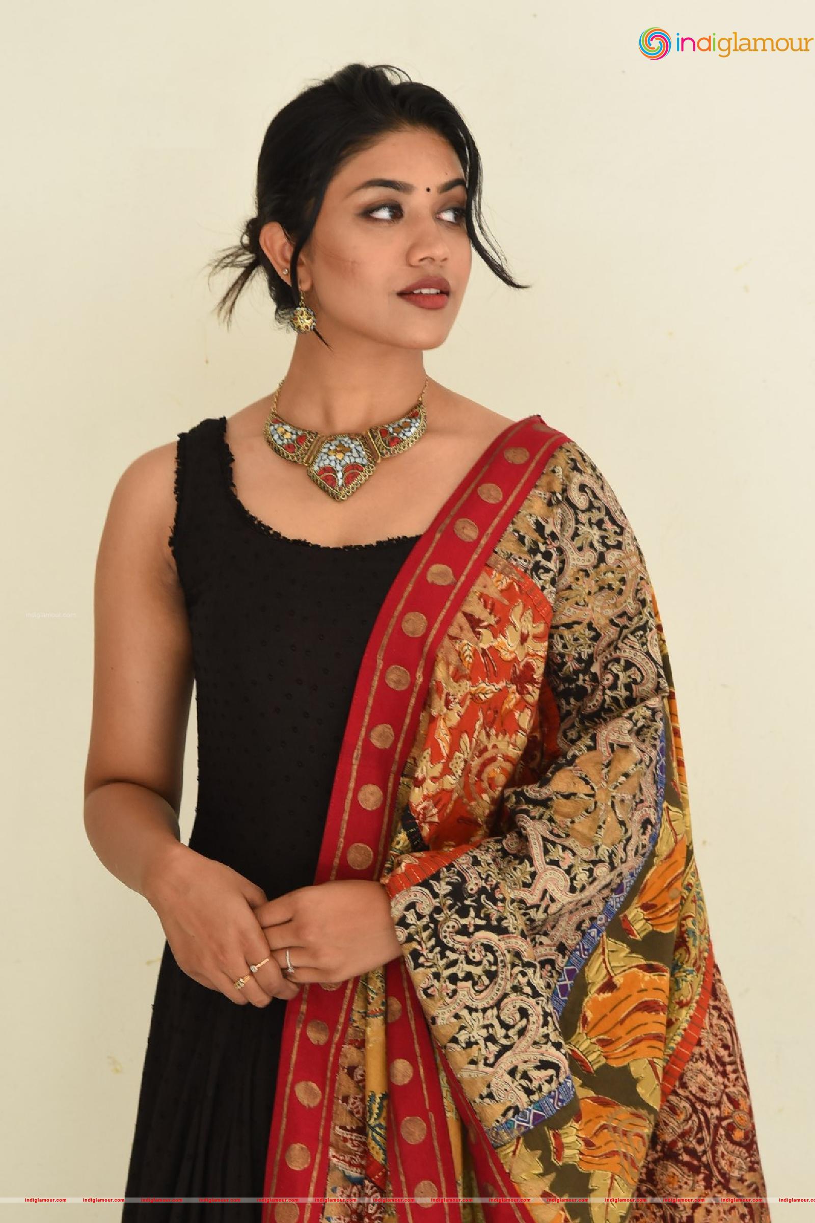 Malavika Satheesan Actress hd photo