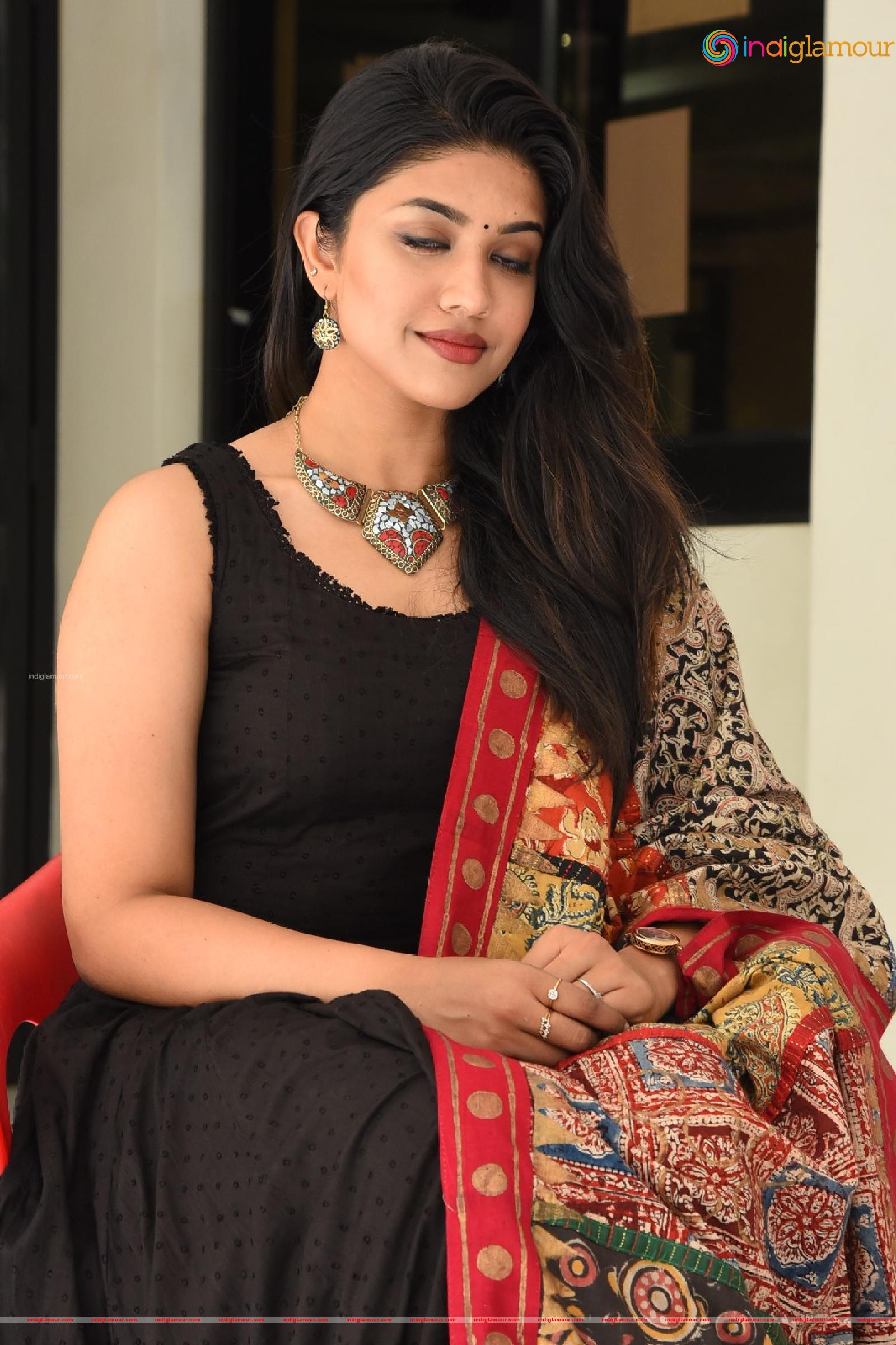 Malavika Satheesan Actress hd photo