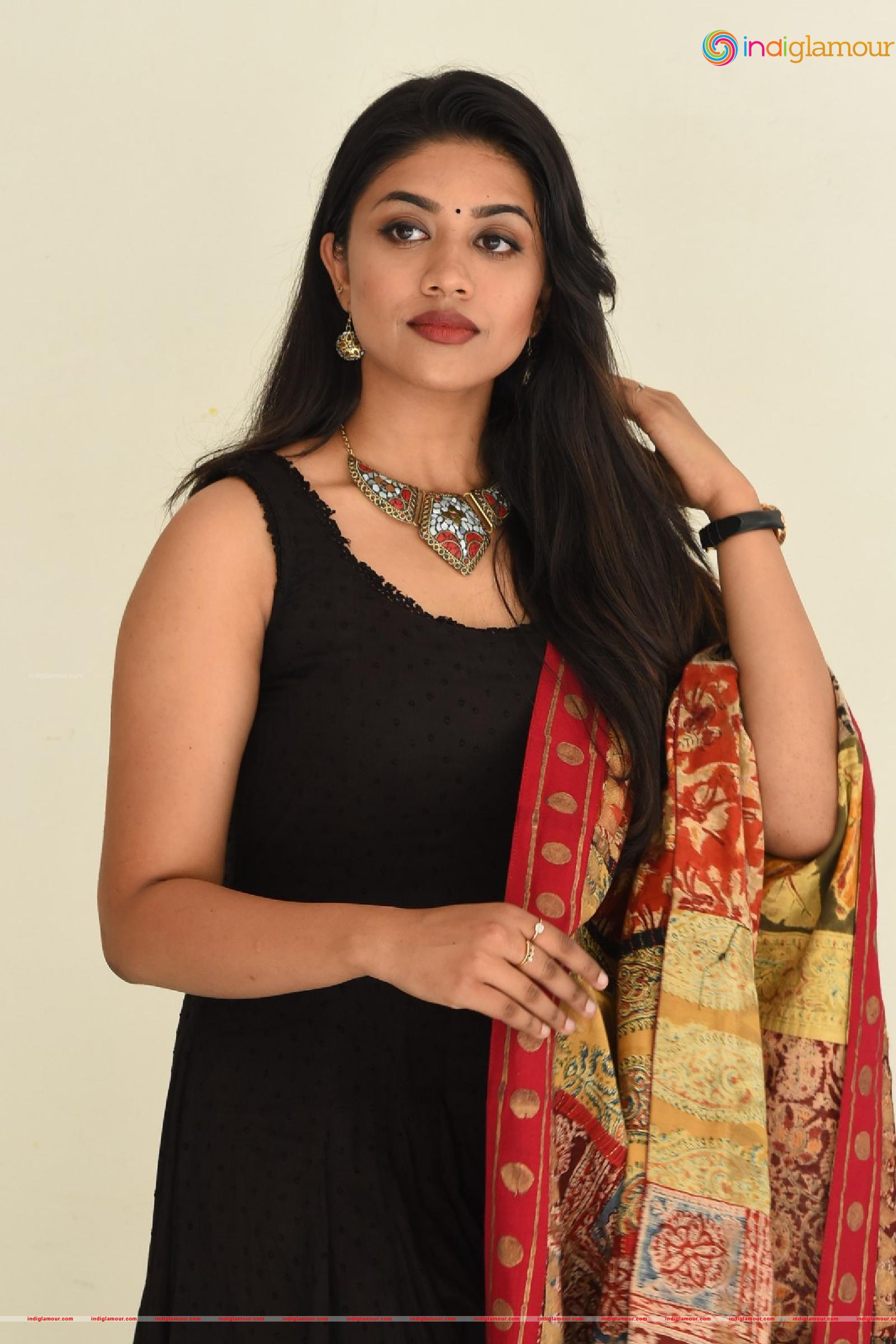 Malavika Satheesan Actress hd photo