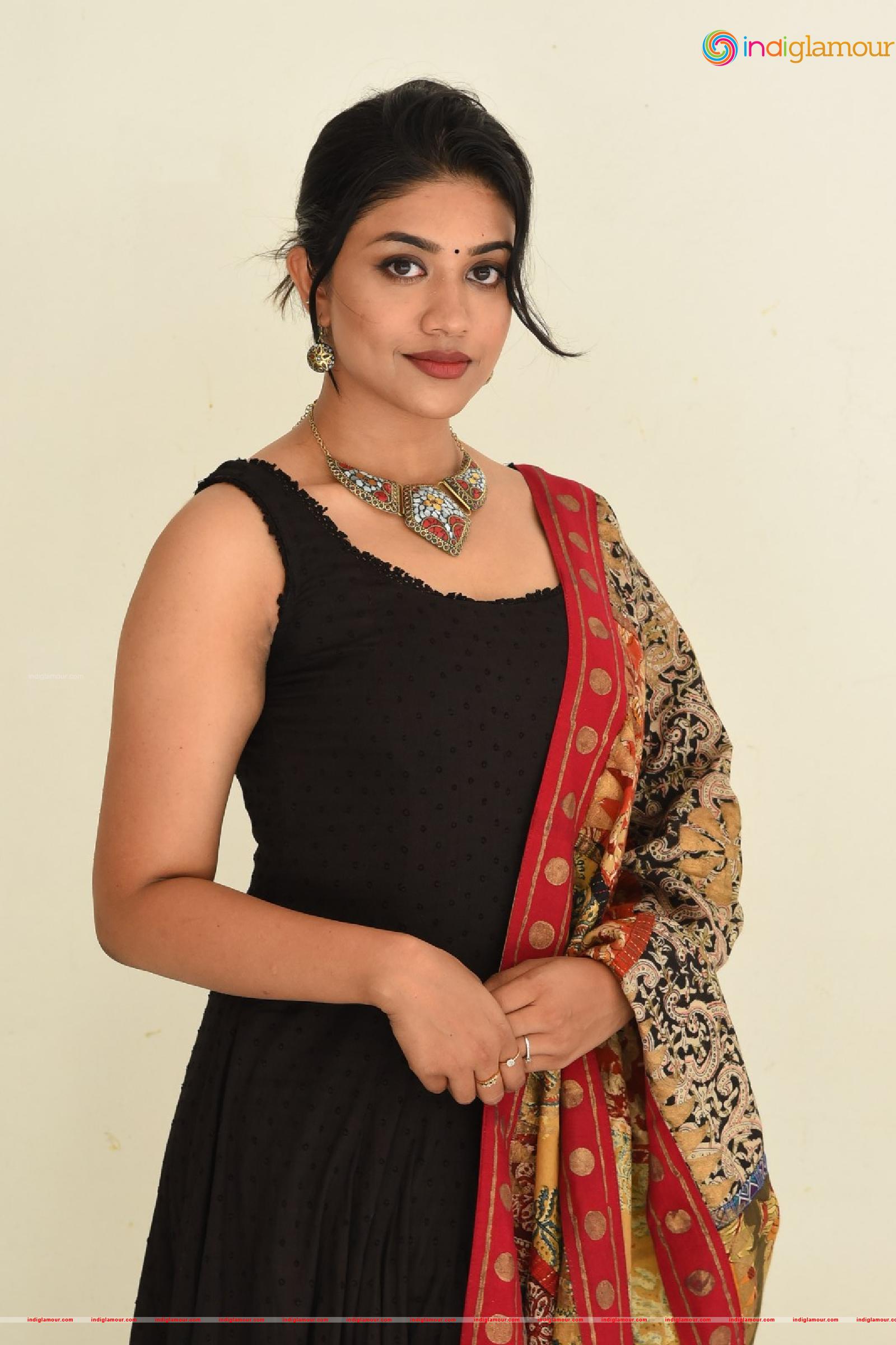 Malavika Satheesan Actress hd photo