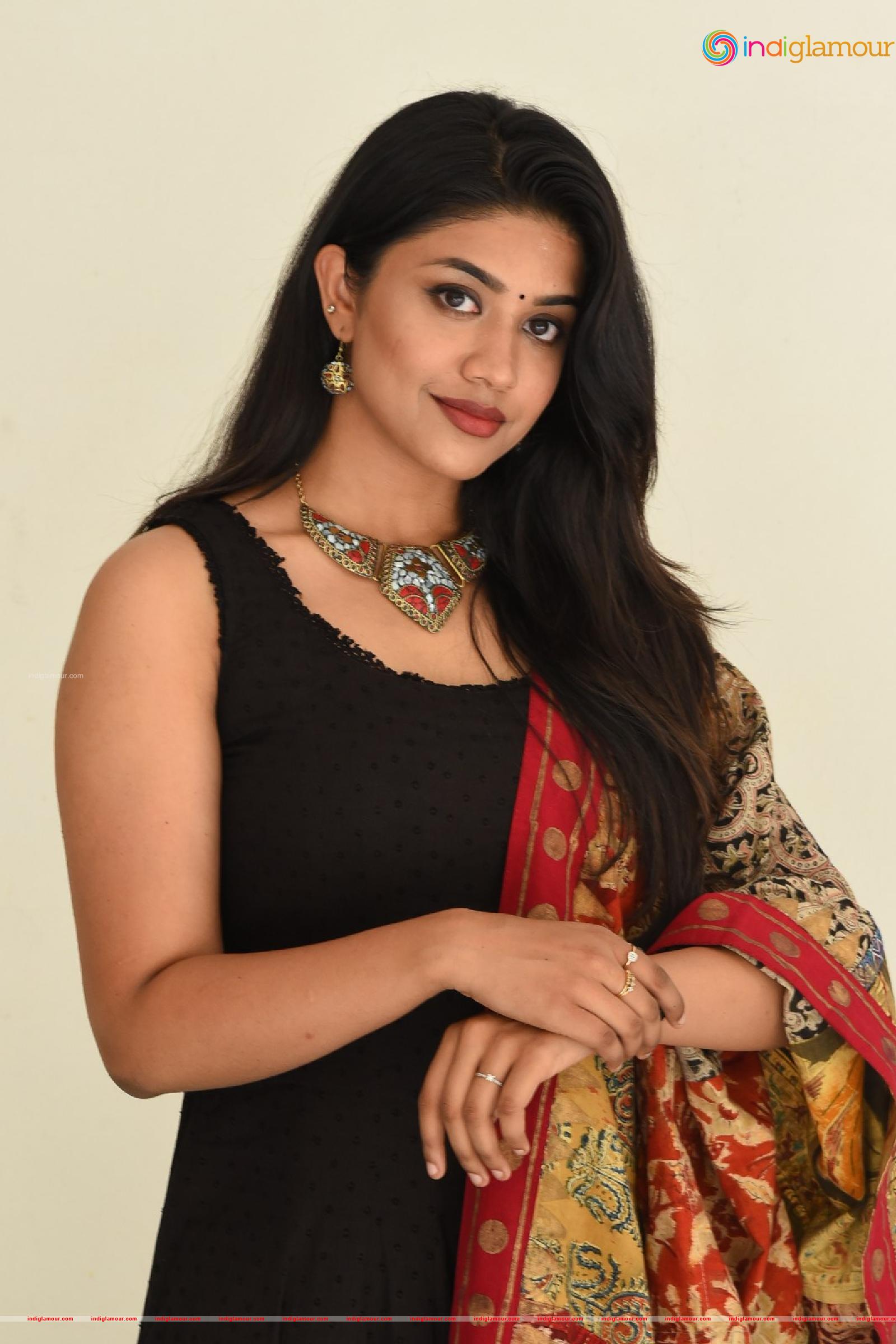 Malavika Satheesan Actress hd photo