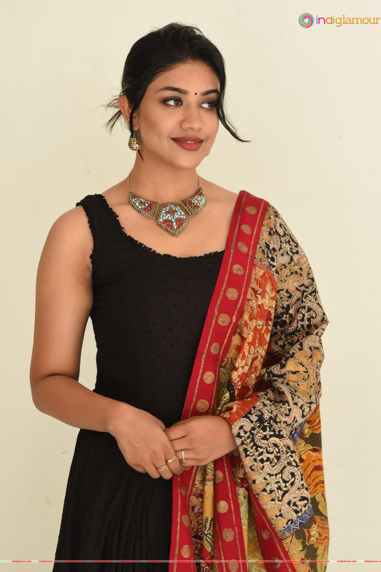 Malavika Satheesan Actress hd photo