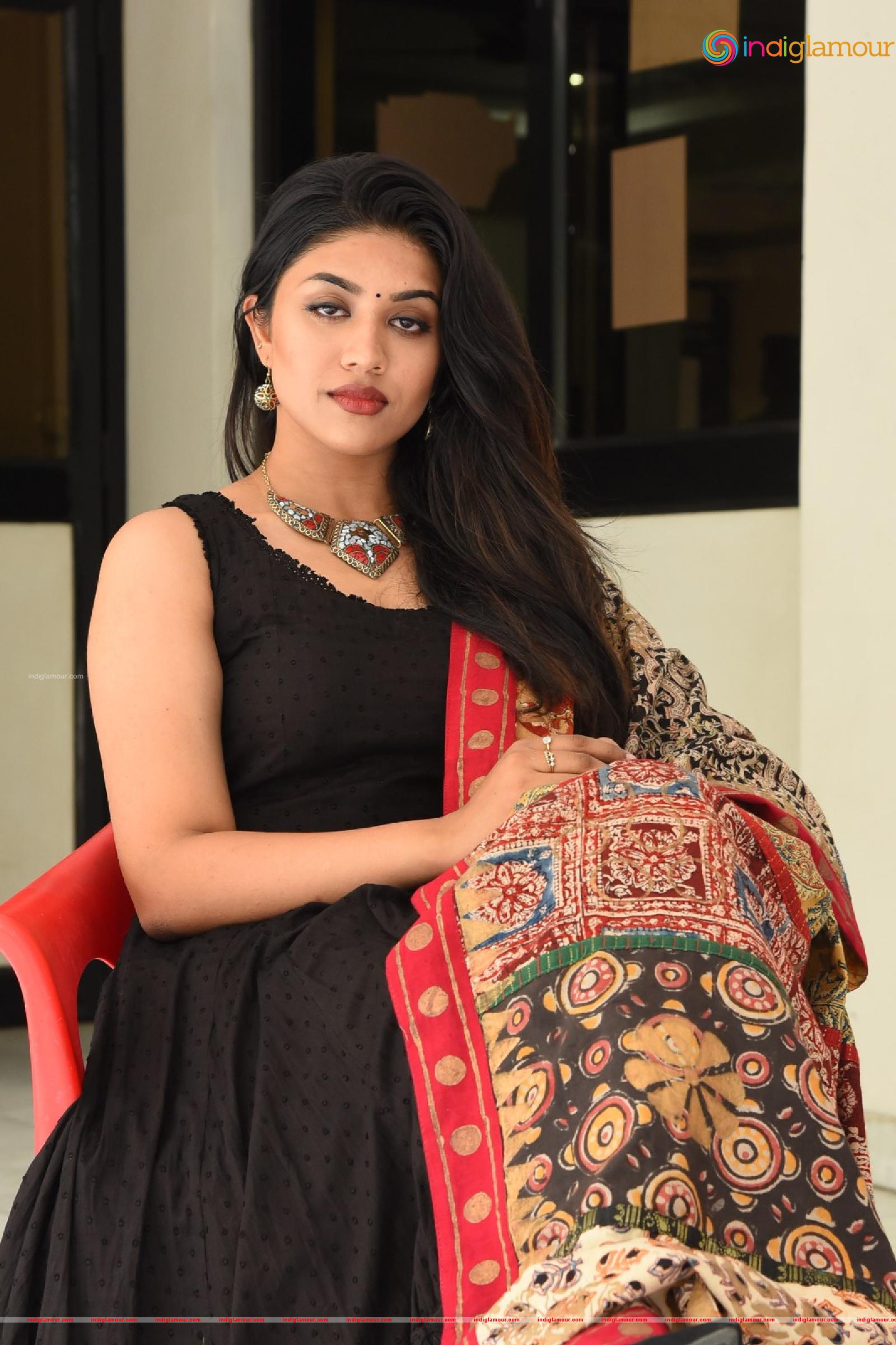 Malavika Satheesan Actress hd photo