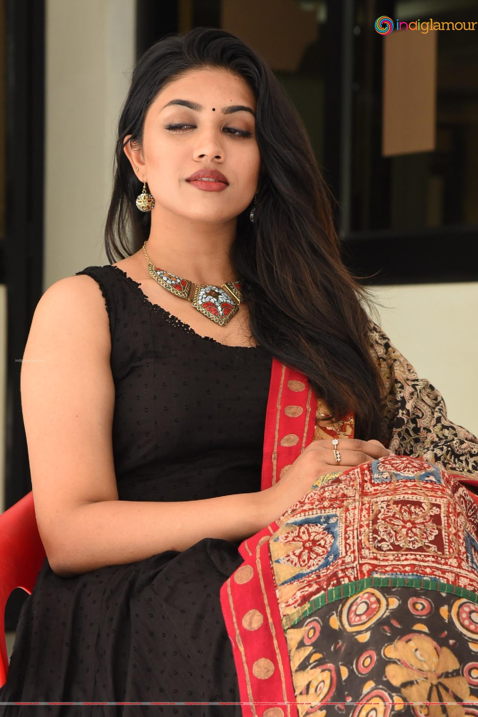 Malavika Satheesan Actress hd photo
