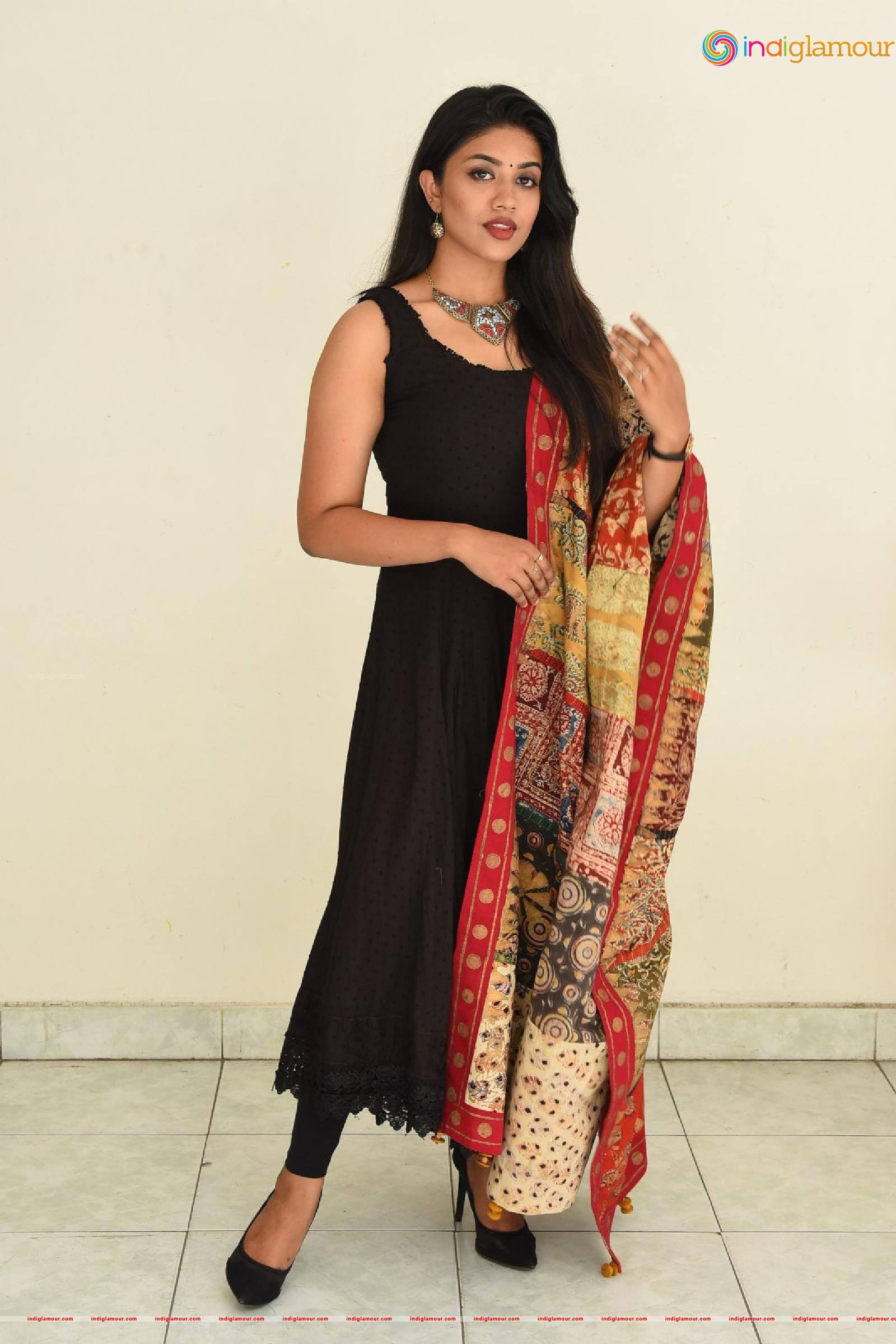 Malavika Satheesan Actress hd photo