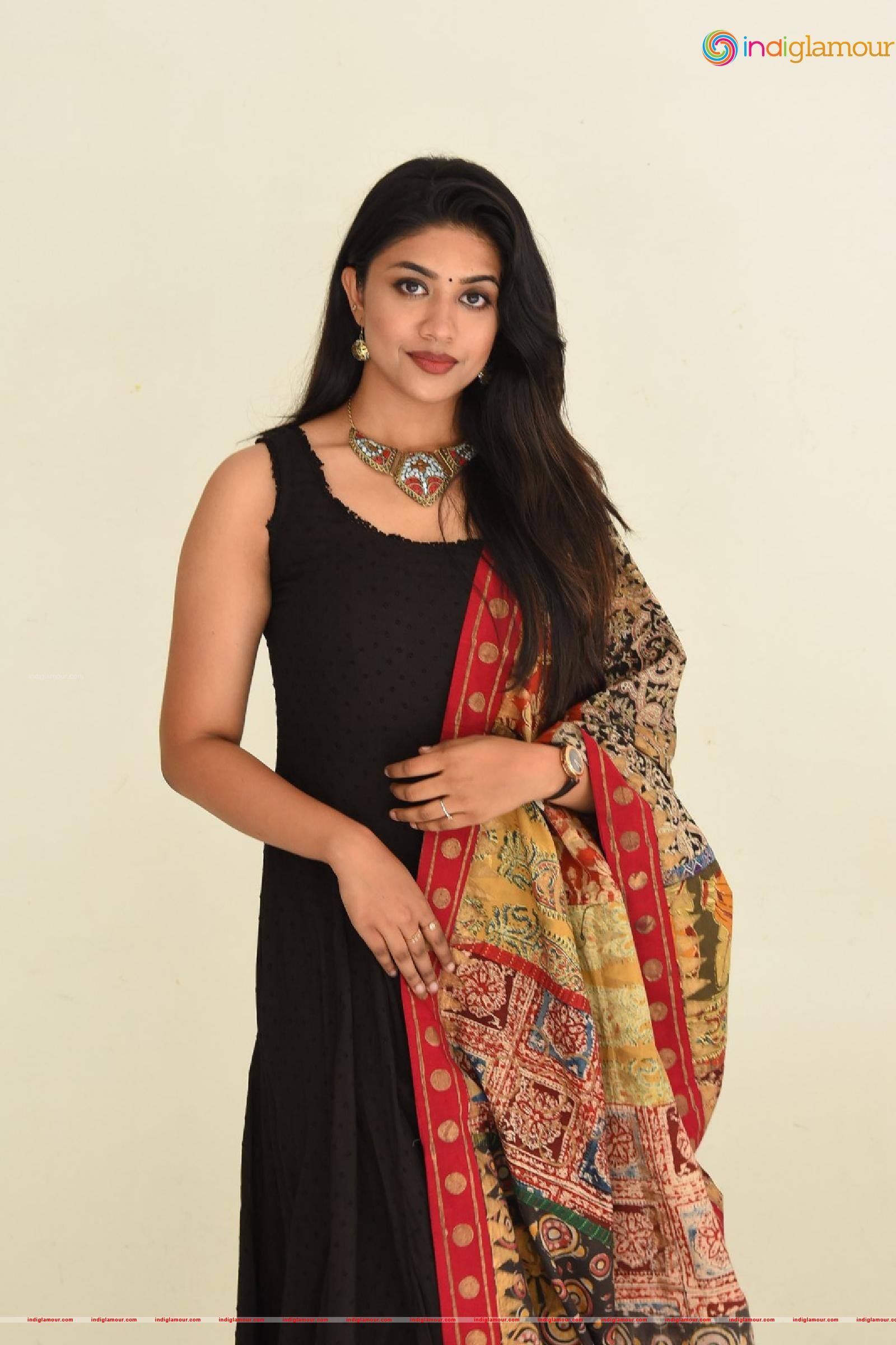 Malavika Satheesan Actress hd photo