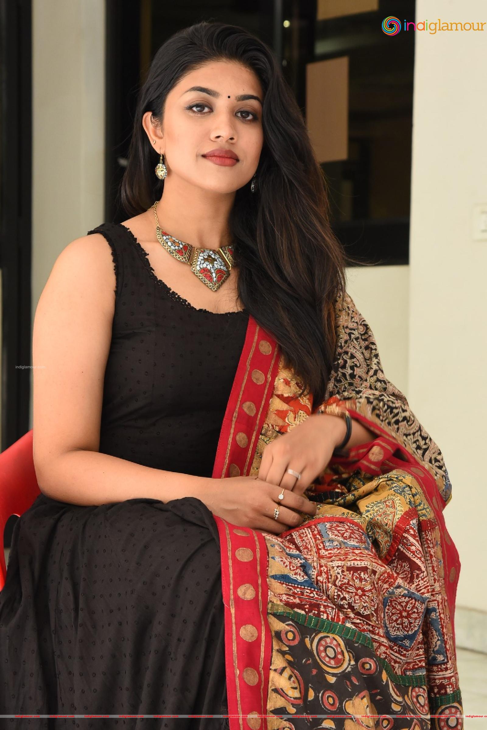 Malavika Satheesan Actress hd photo