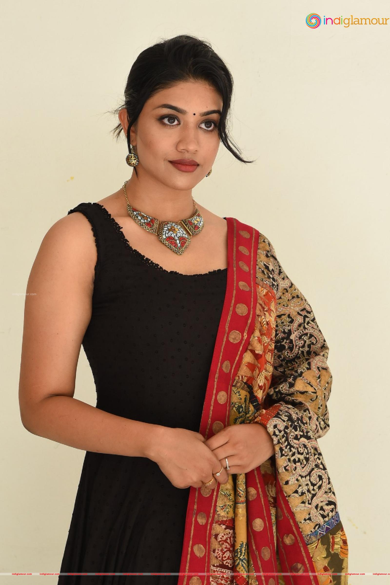 Malavika Satheesan Actress hd photo