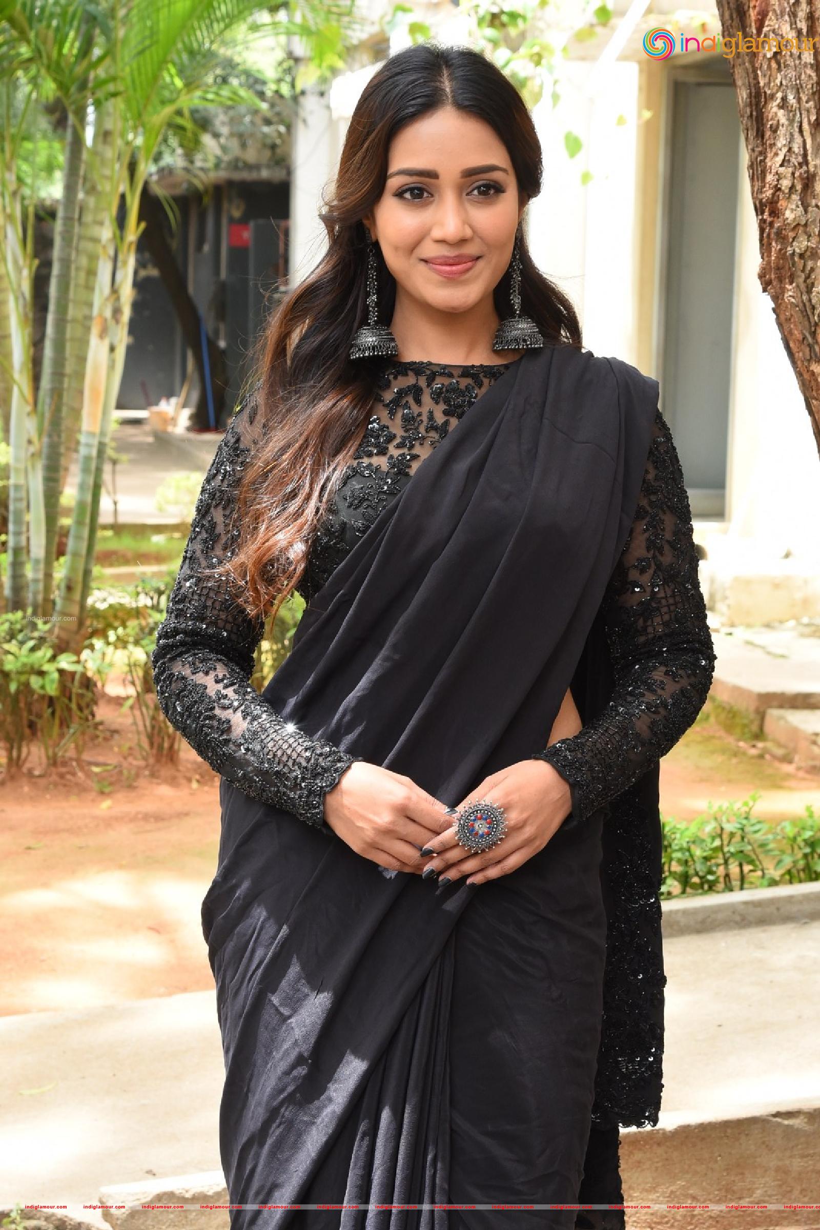 Nivetha Pethuraj Actress hd photo