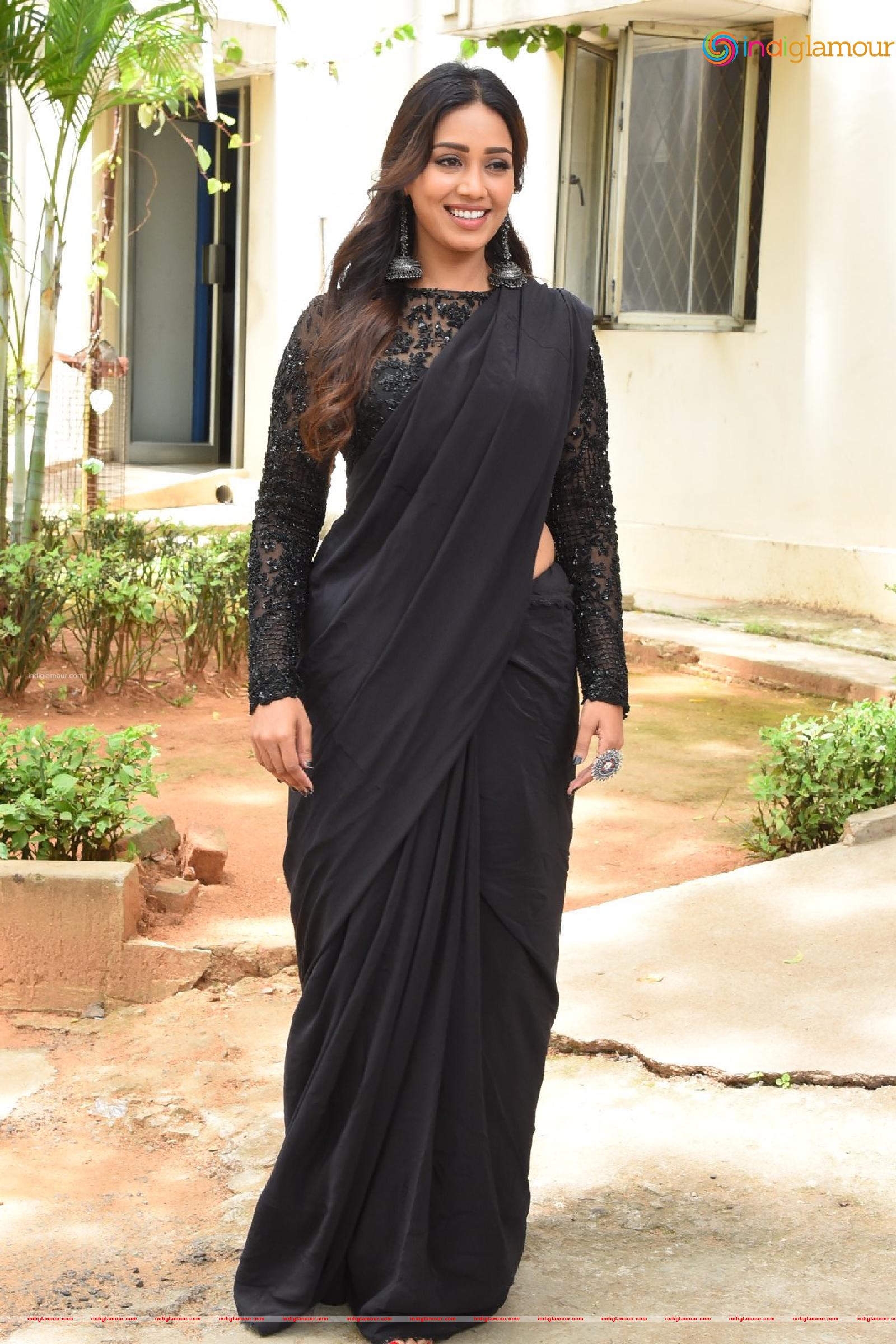 Nivetha Pethuraj Actress hd photo