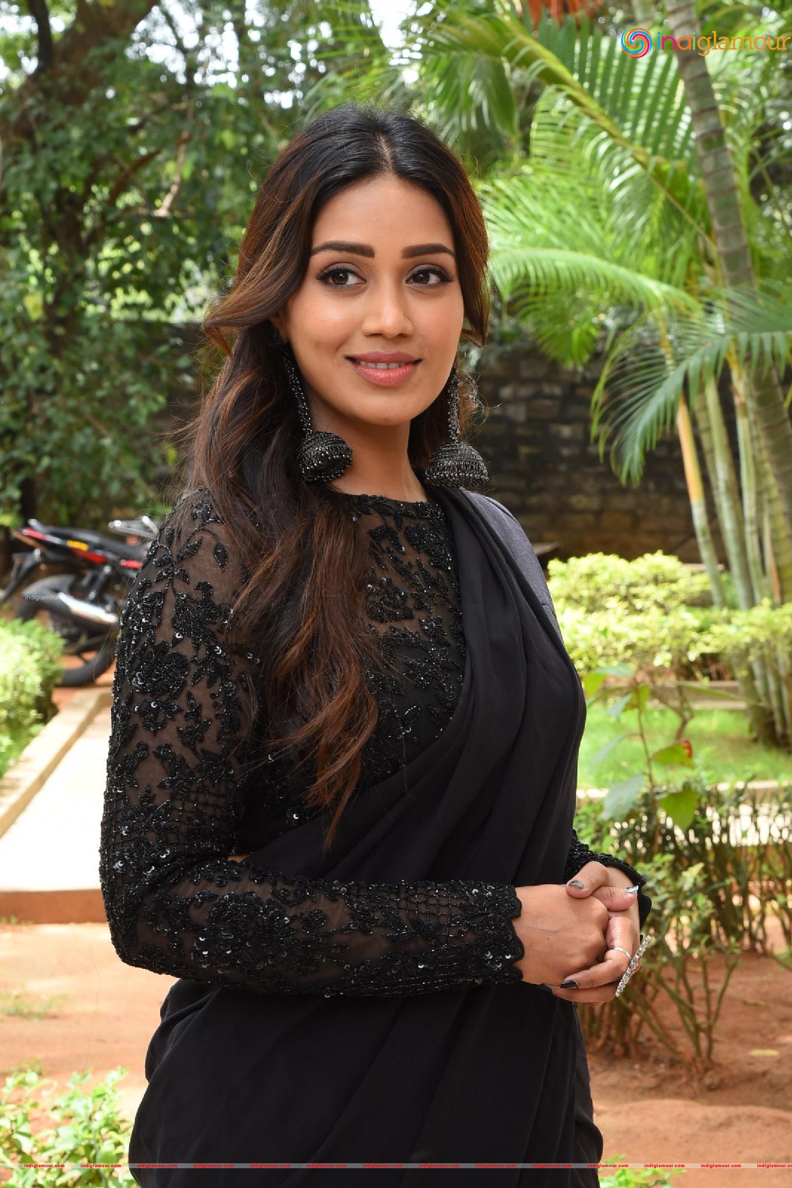 Nivetha Pethuraj Actress hd photo