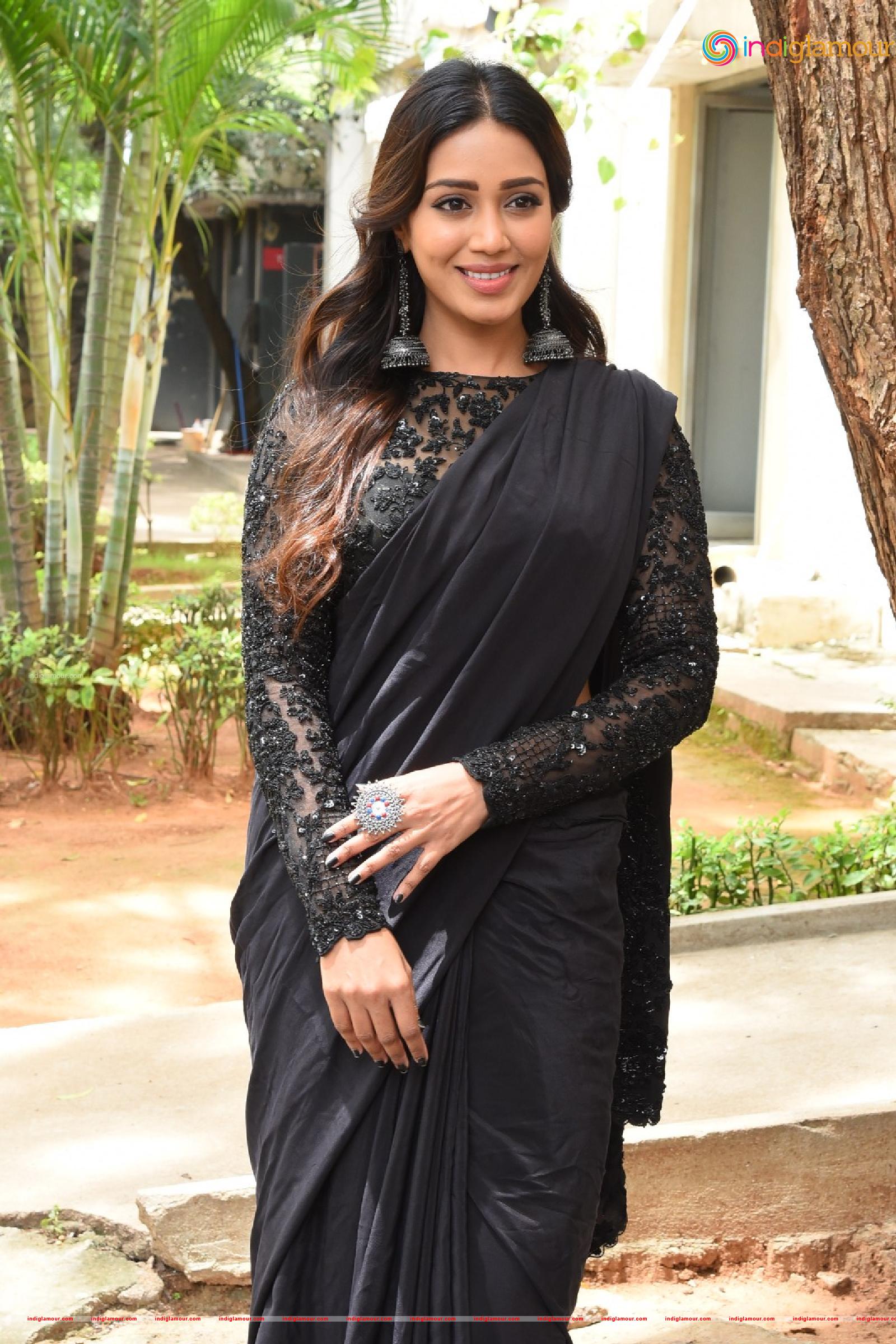 Nivetha Pethuraj Actress hd photo