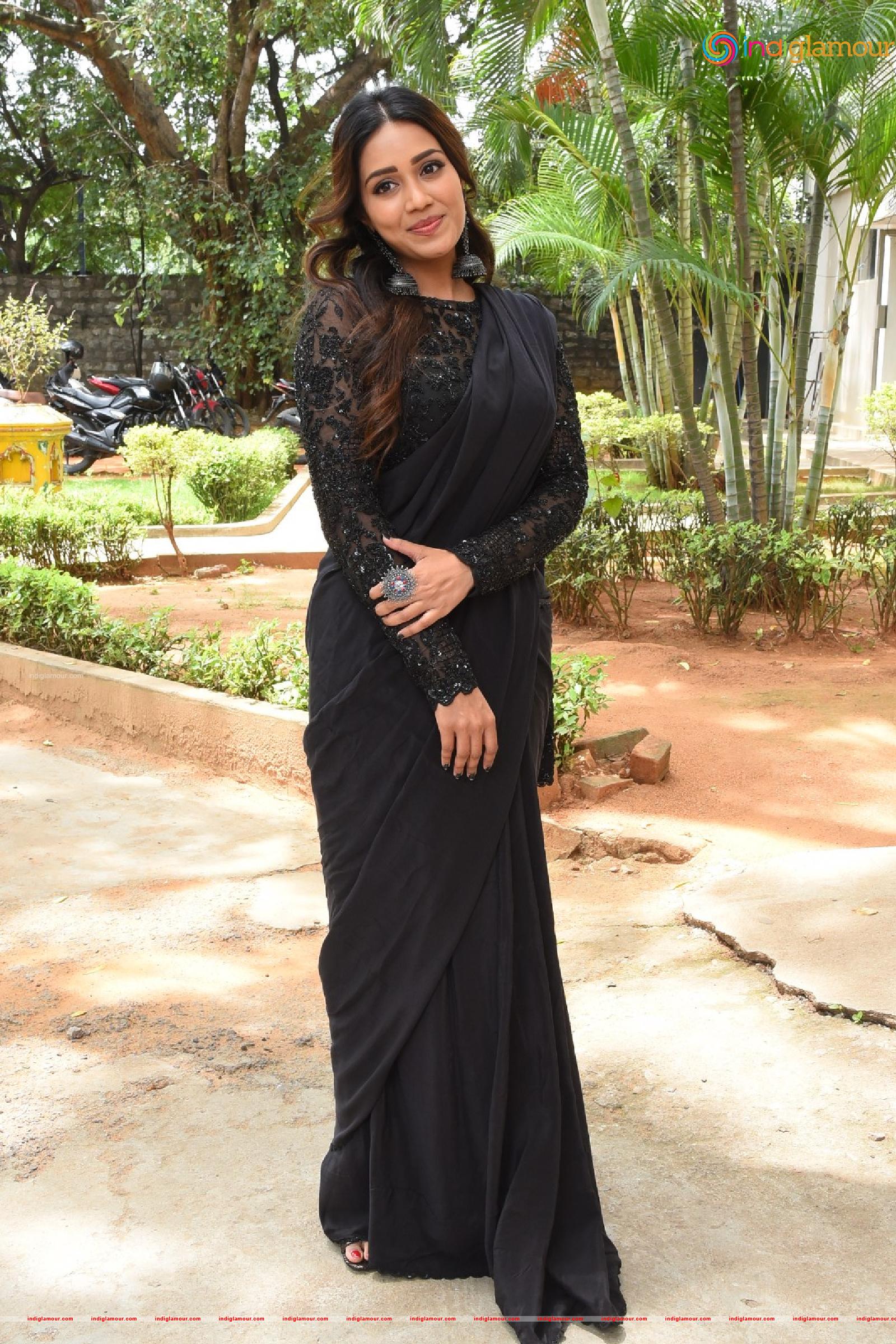 Nivetha Pethuraj Actress hd photo
