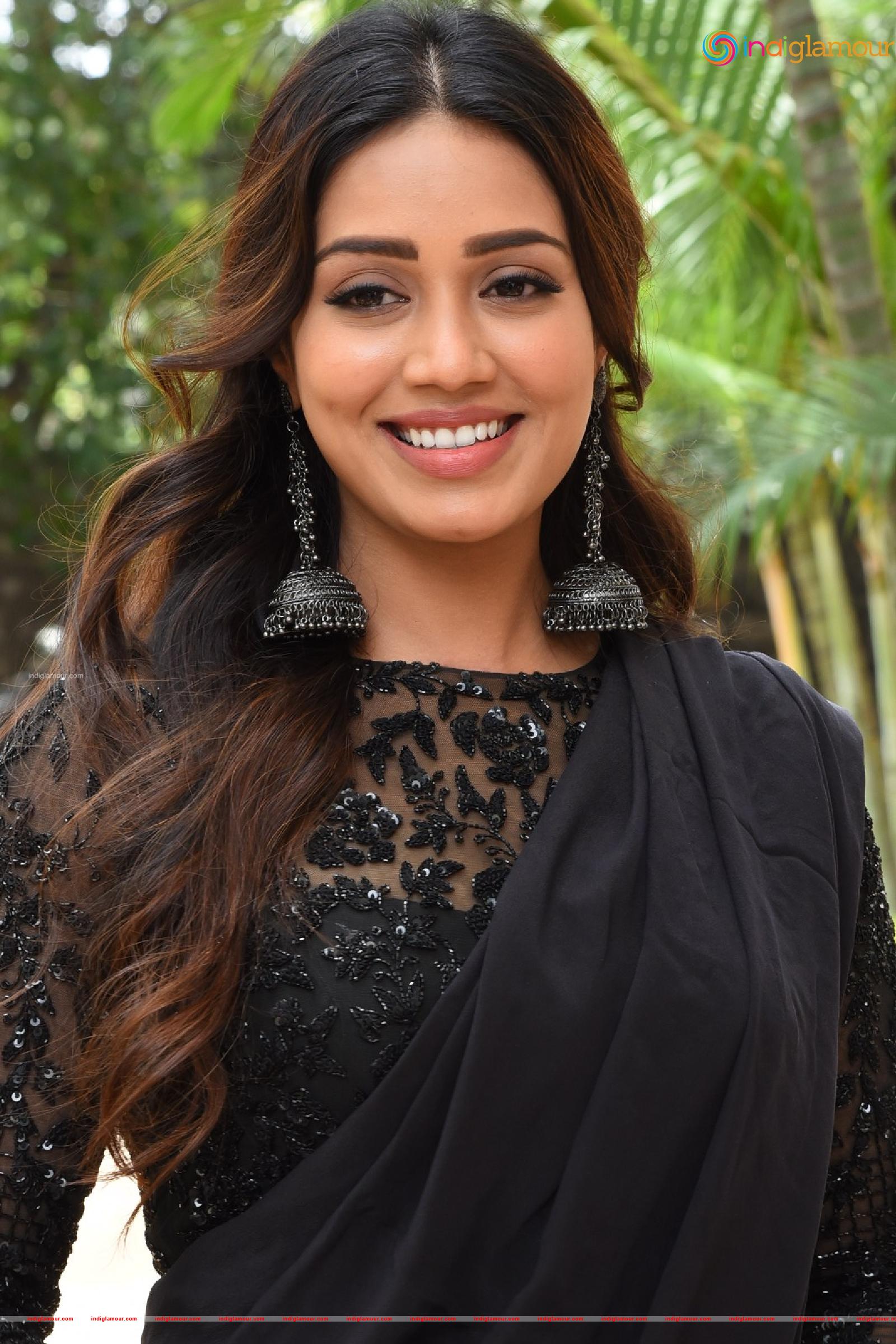 Nivetha Pethuraj Actress hd photo