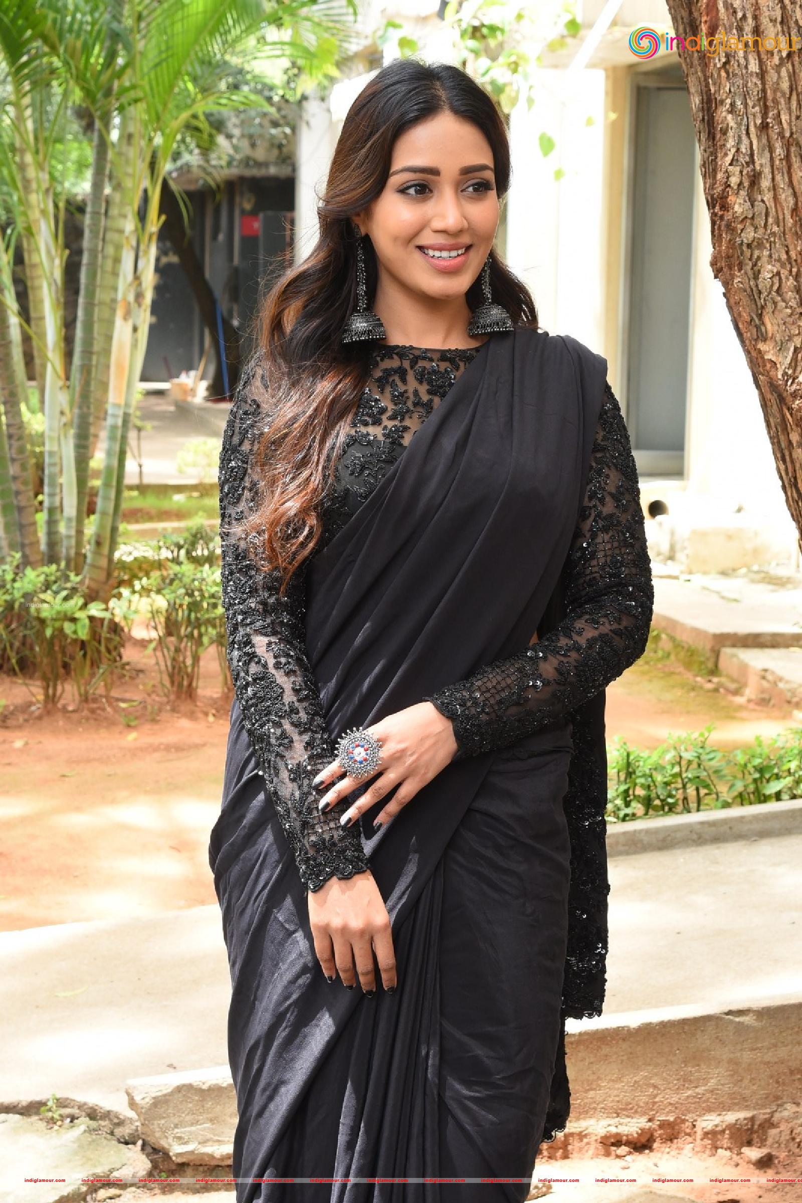 Nivetha Pethuraj Actress hd photo