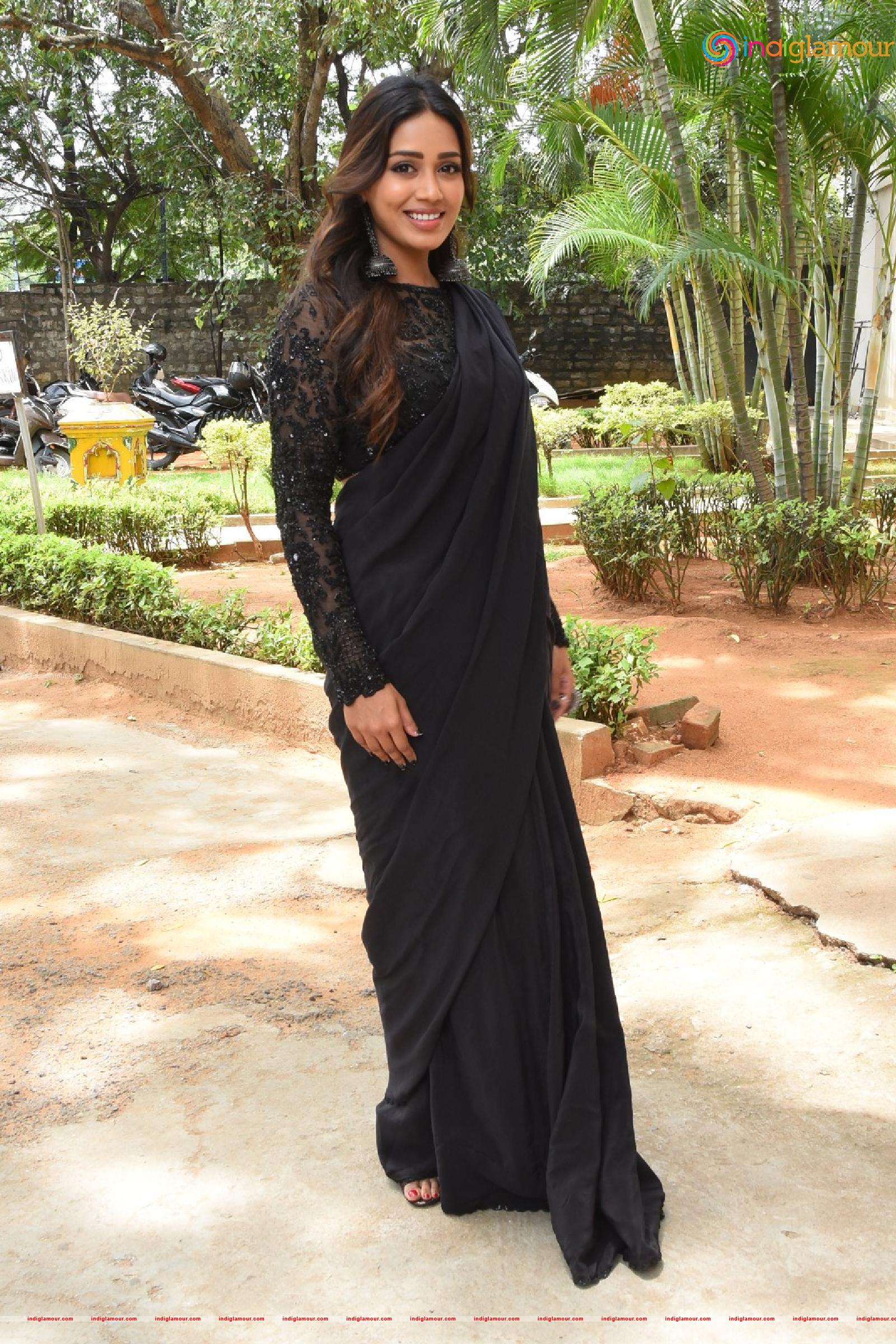 Nivetha Pethuraj Actress hd photo