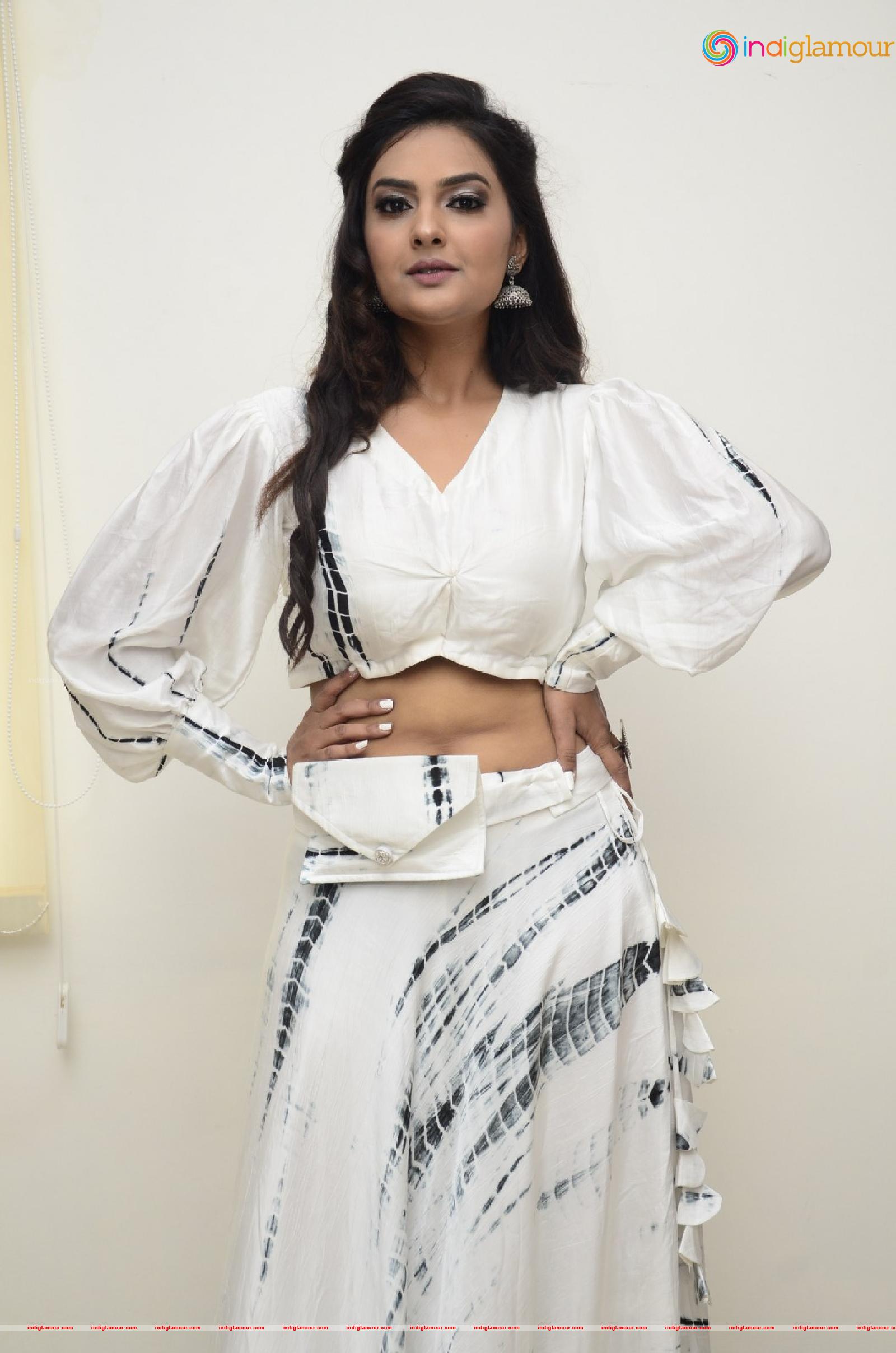 Neha Deshpande Actress hd photo