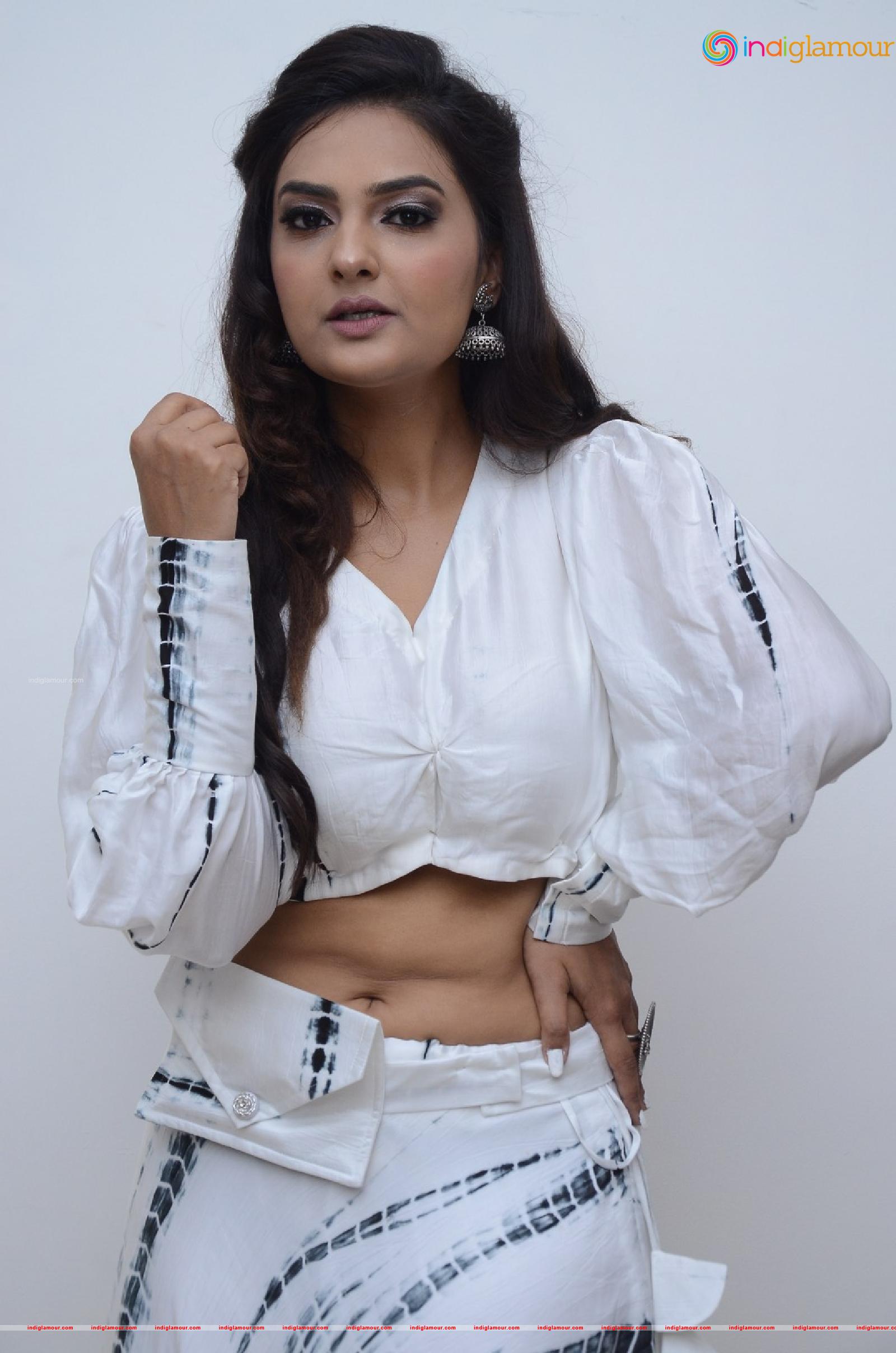 Neha Deshpande Actress hd photo