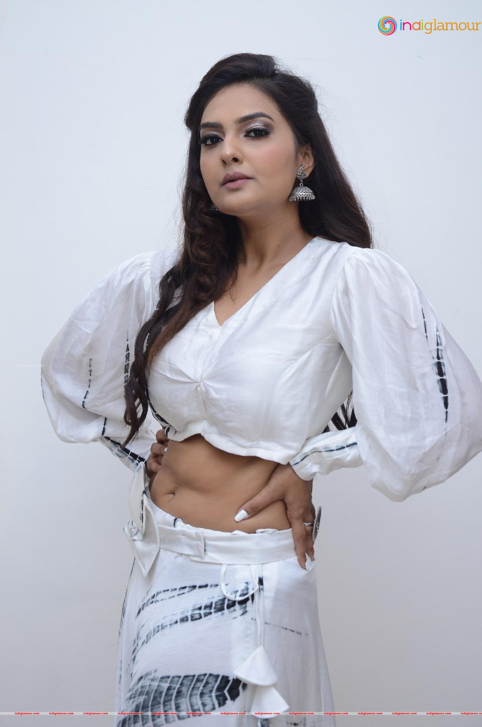 Neha Deshpande Actress hd photo