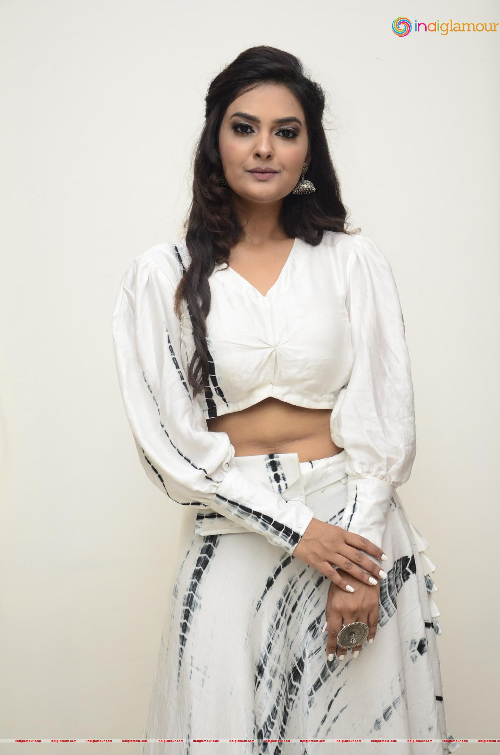 Neha Deshpande Actress hd photo