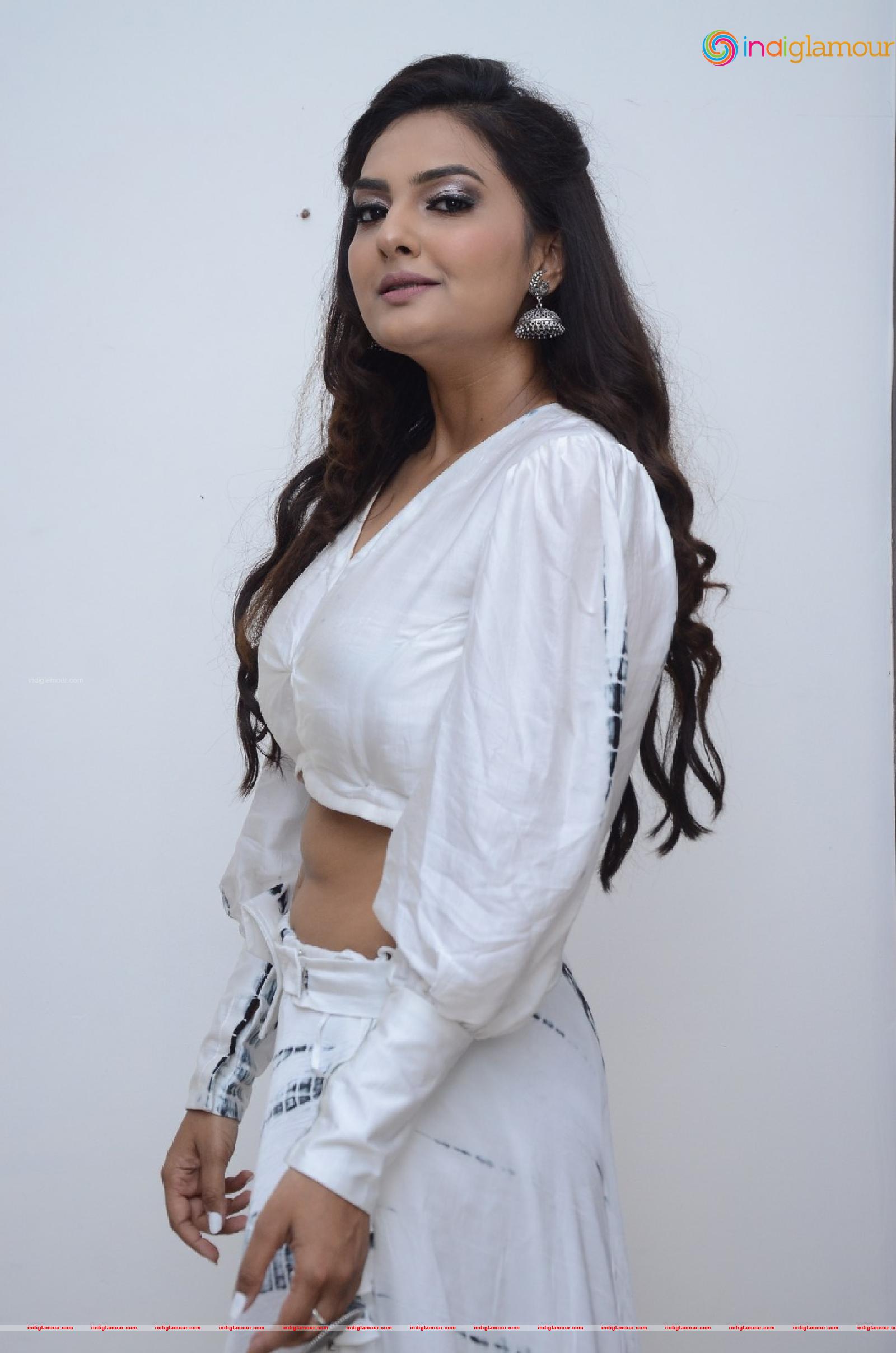 Neha Deshpande Actress hd photo