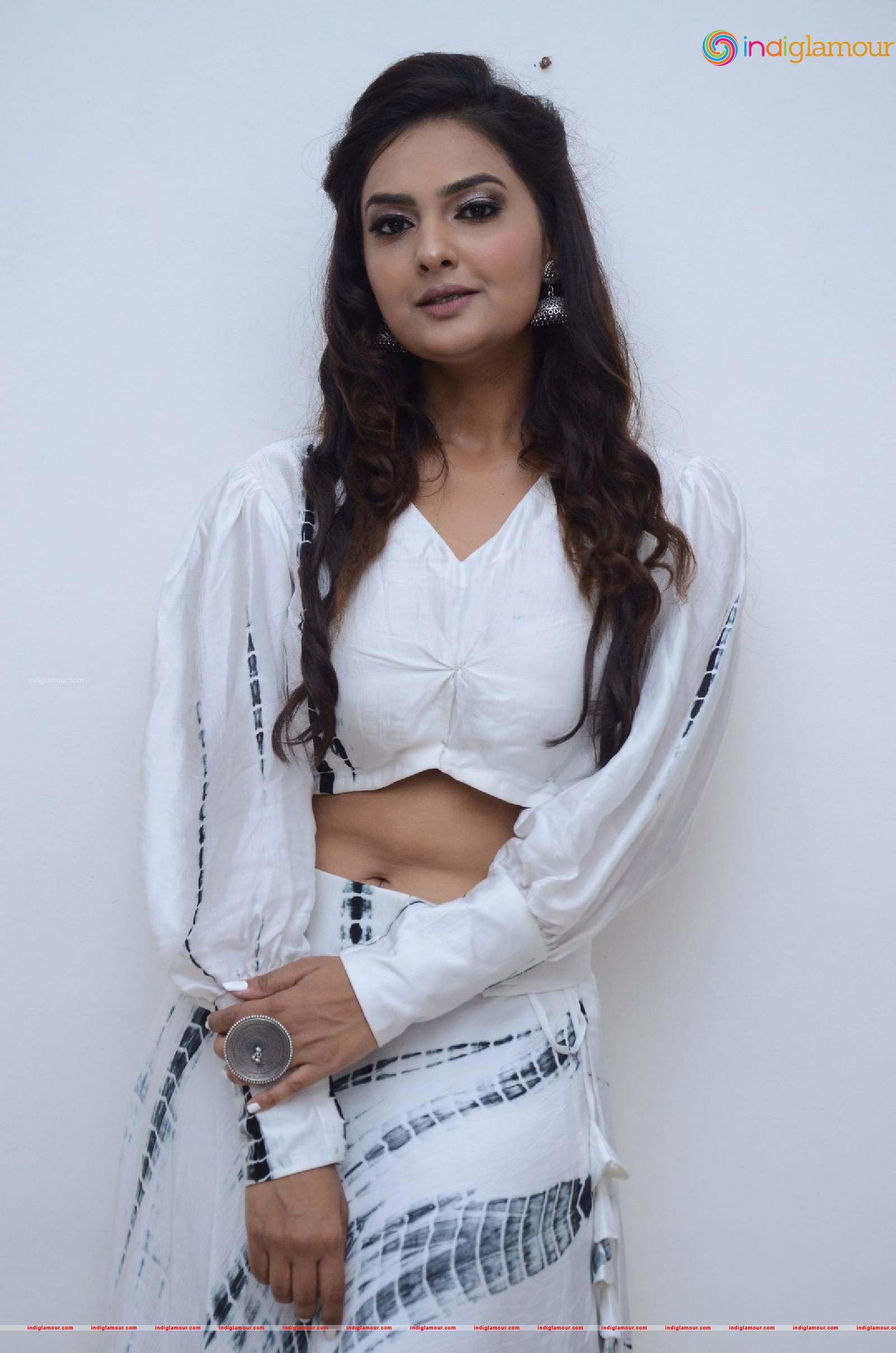 Neha Deshpande Actress hd photo