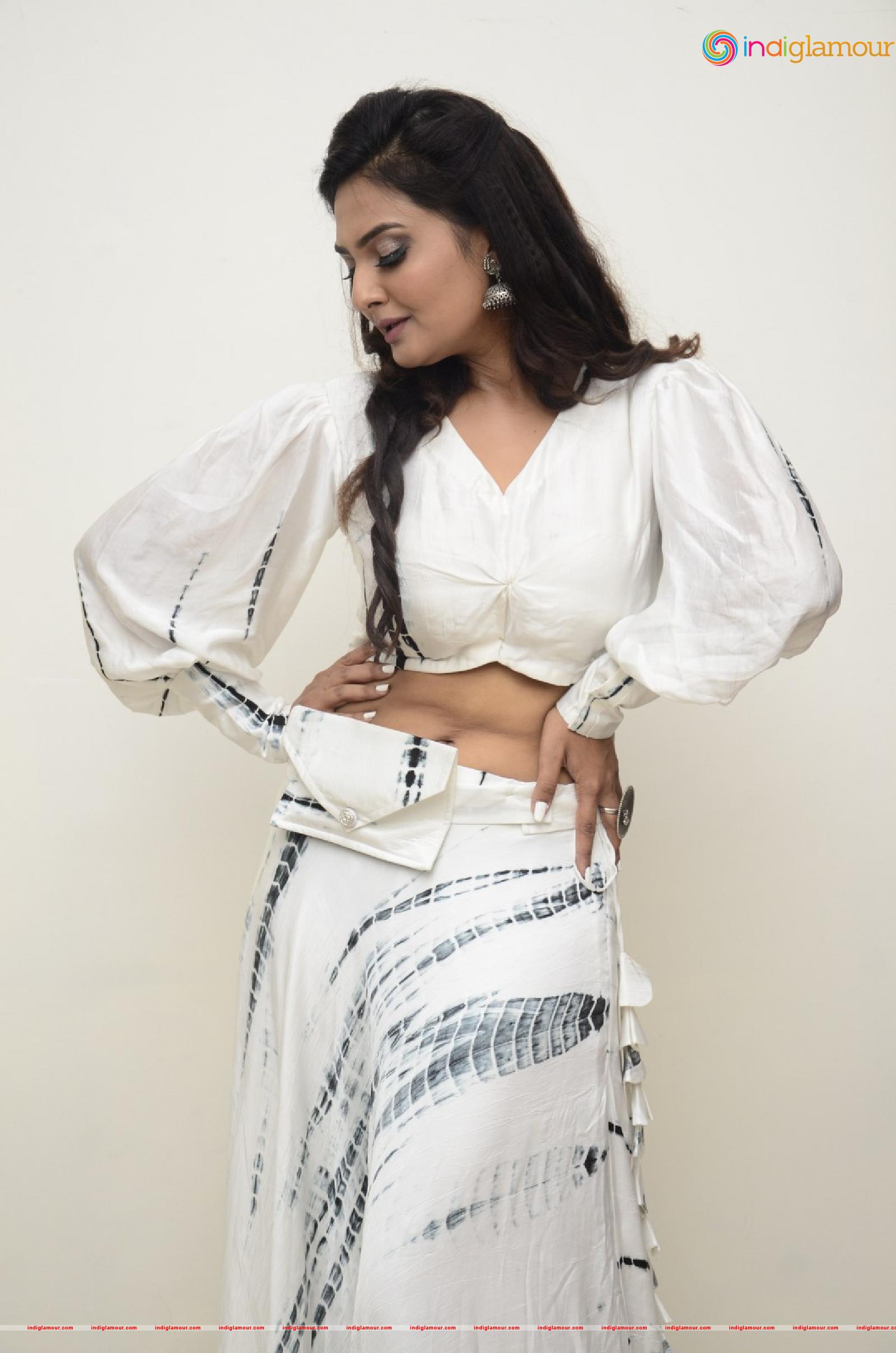 Neha Deshpande Actress hd photo