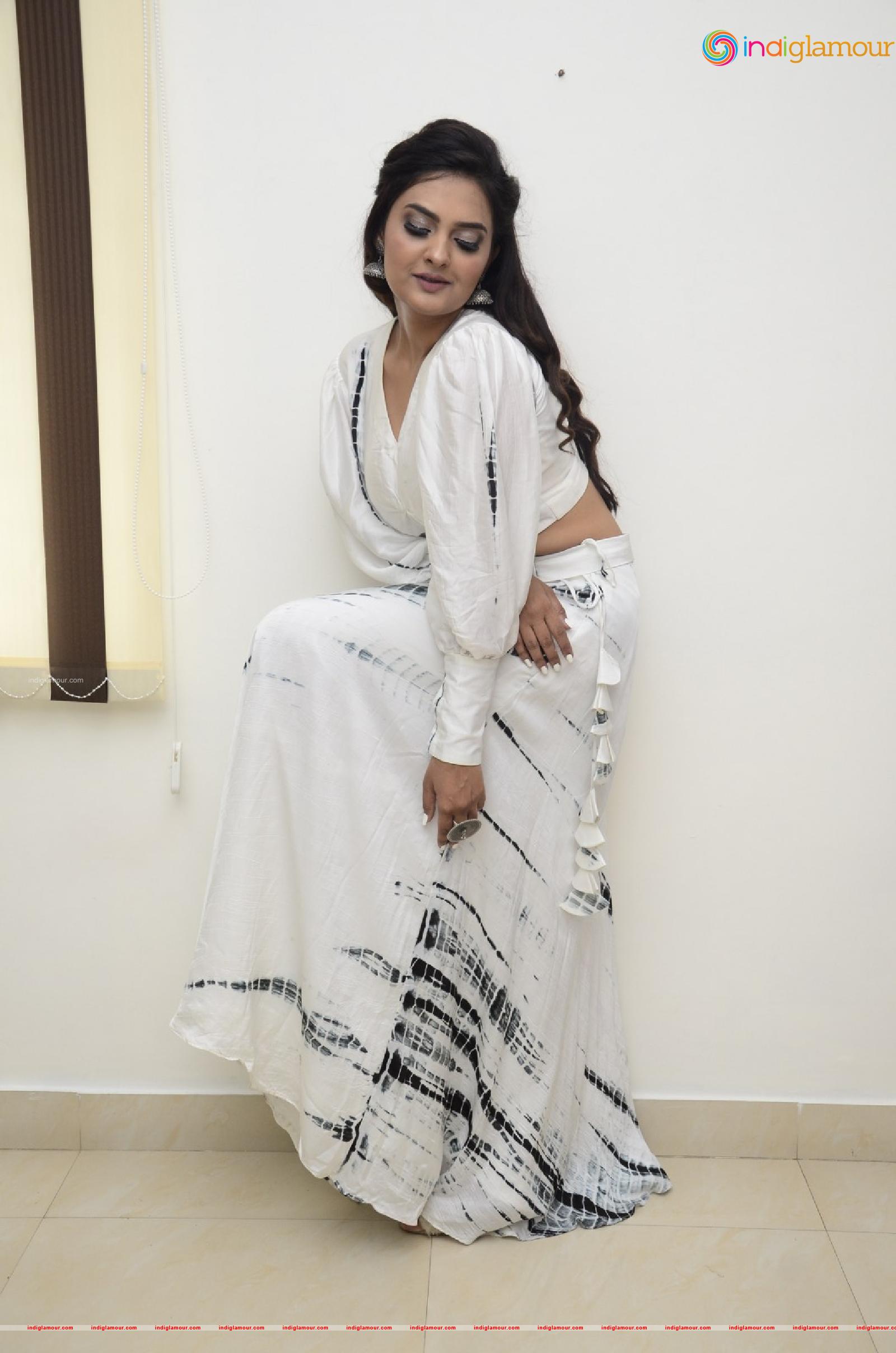 Neha Deshpande Actress hd photo