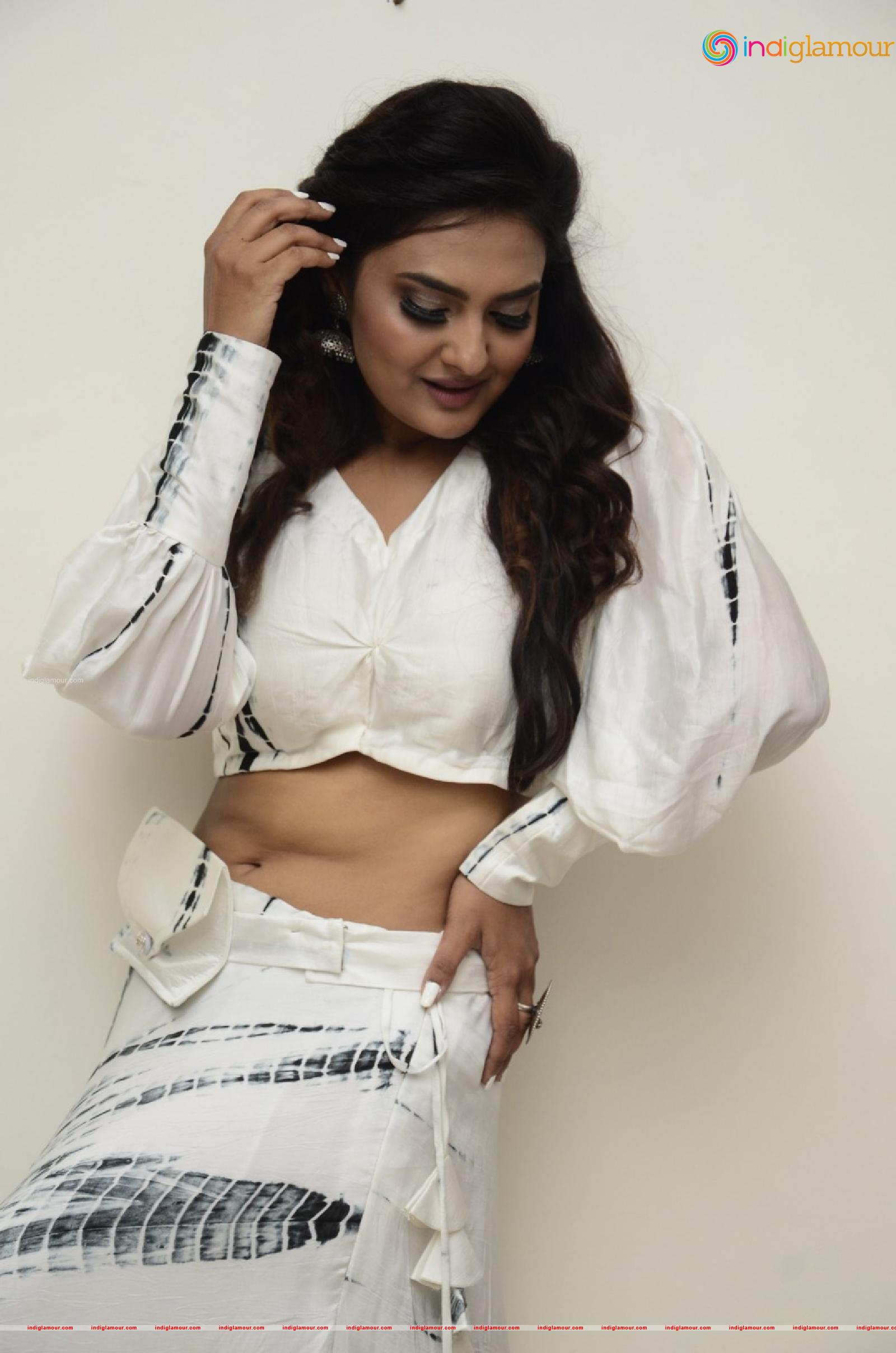 Neha Deshpande Actress hd photo