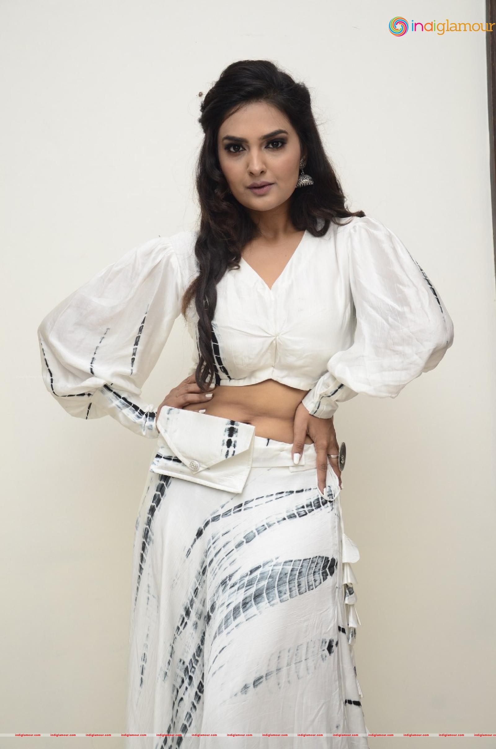 Neha Deshpande Actress hd photo