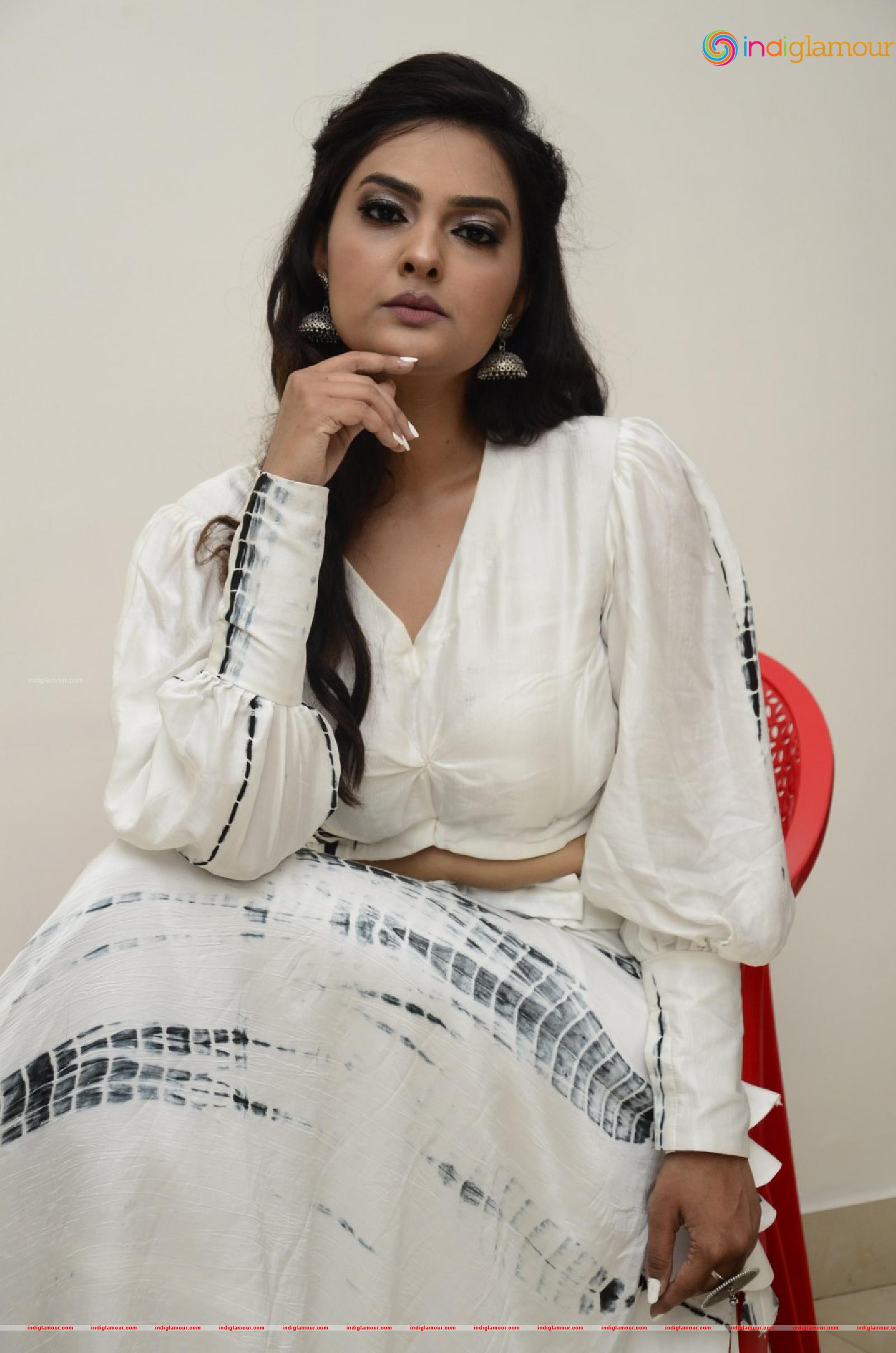 Neha Deshpande Actress hd photo