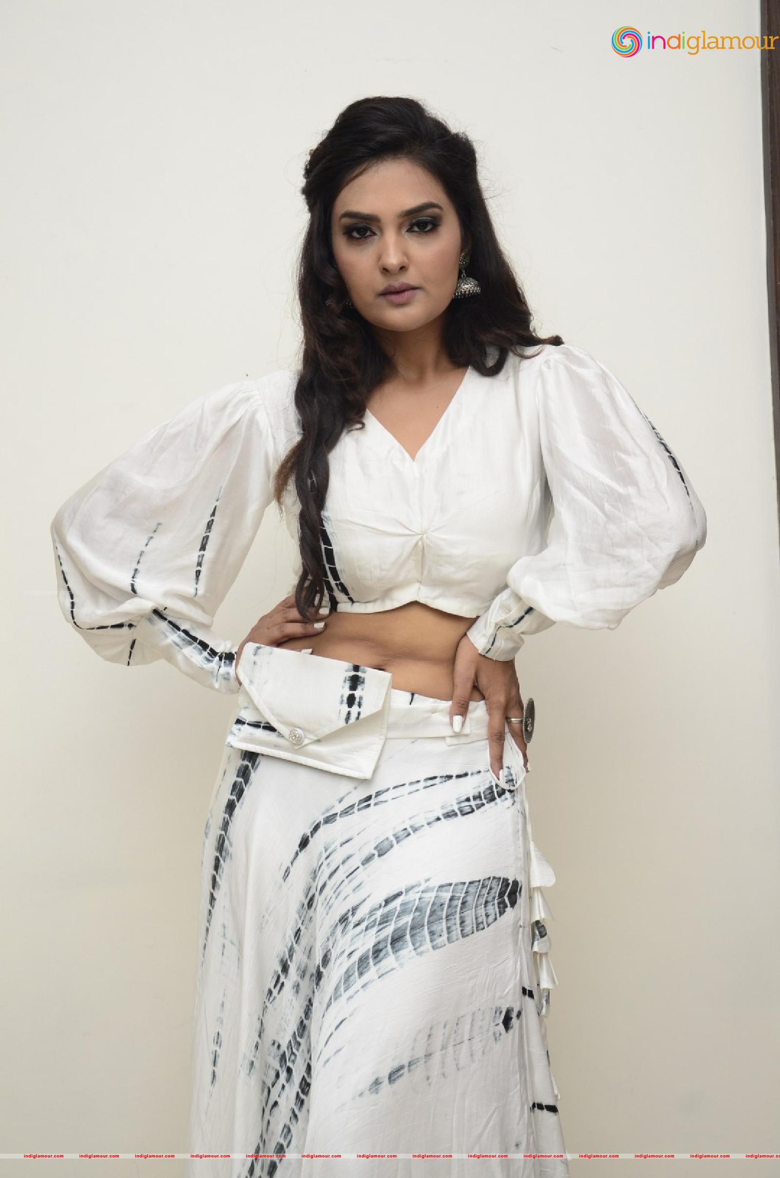 Neha Deshpande Actress hd photo