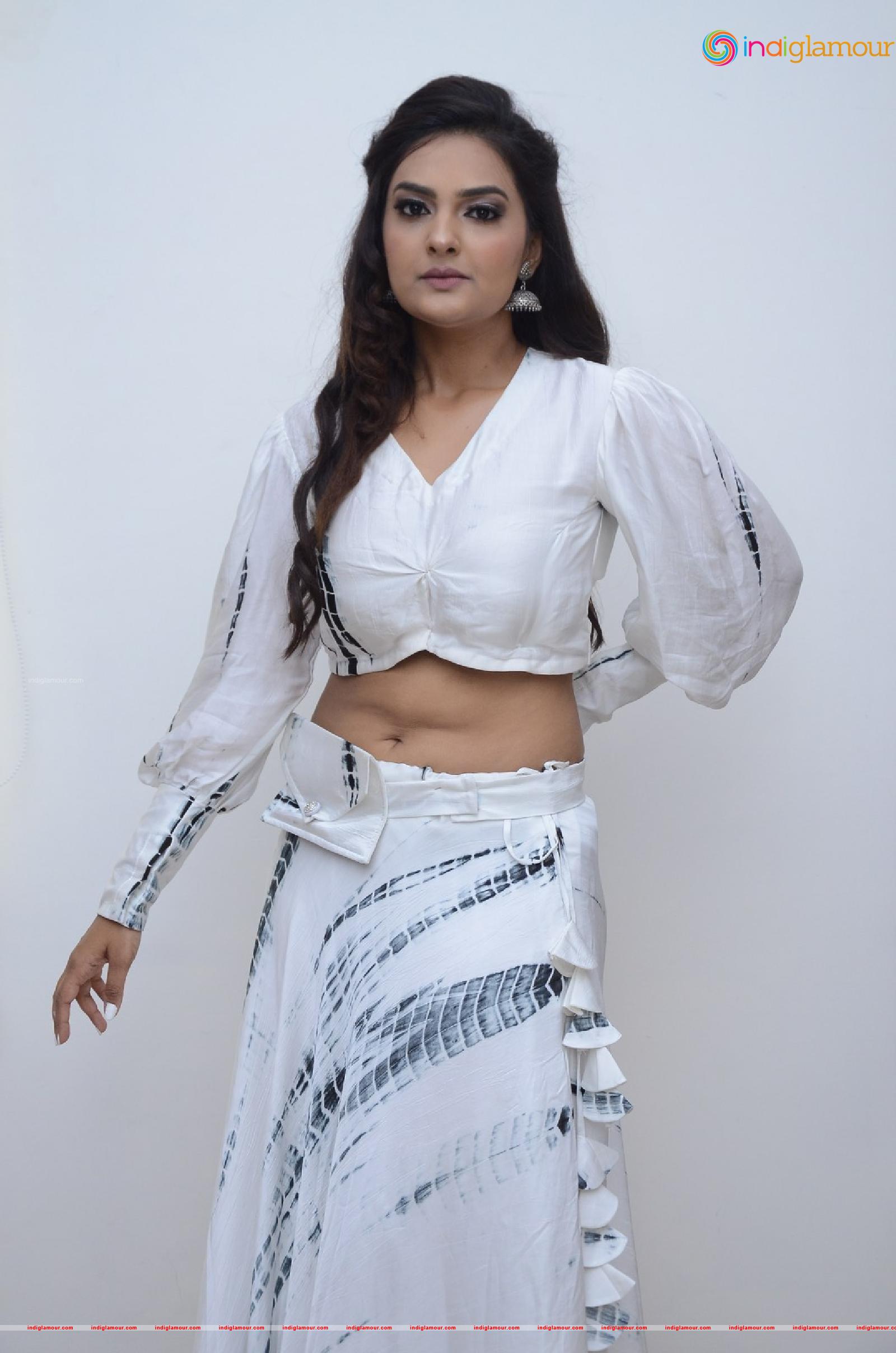 Neha Deshpande Actress hd photo