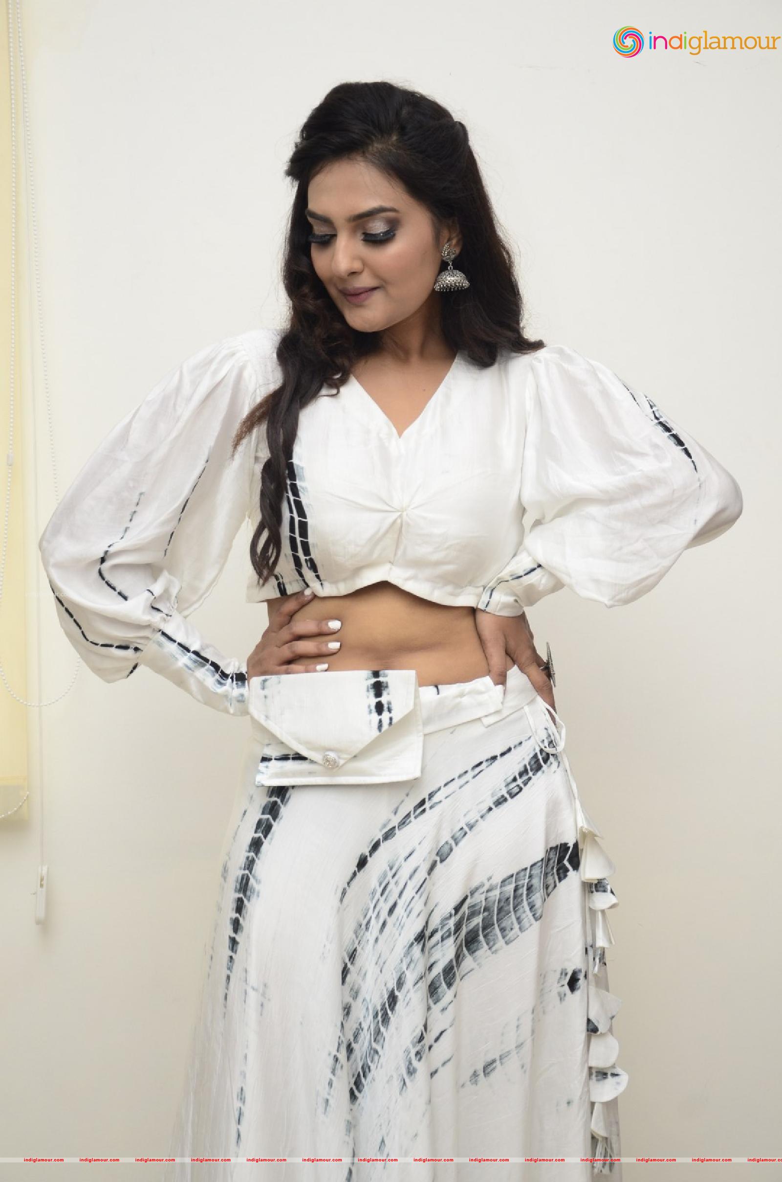 Neha Deshpande Actress hd photo