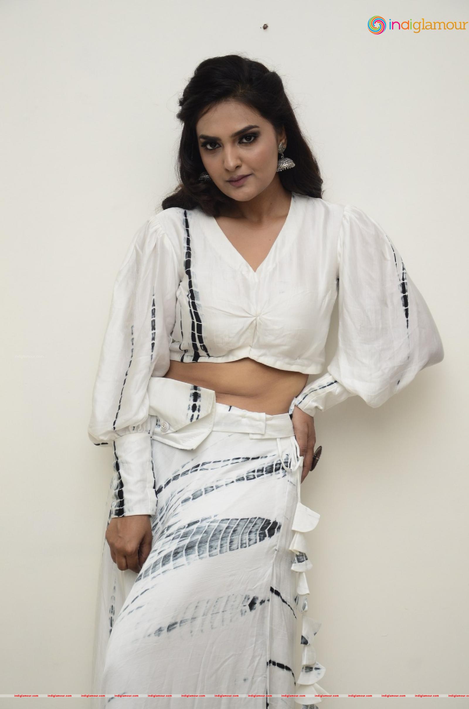 Neha Deshpande Actress hd photo