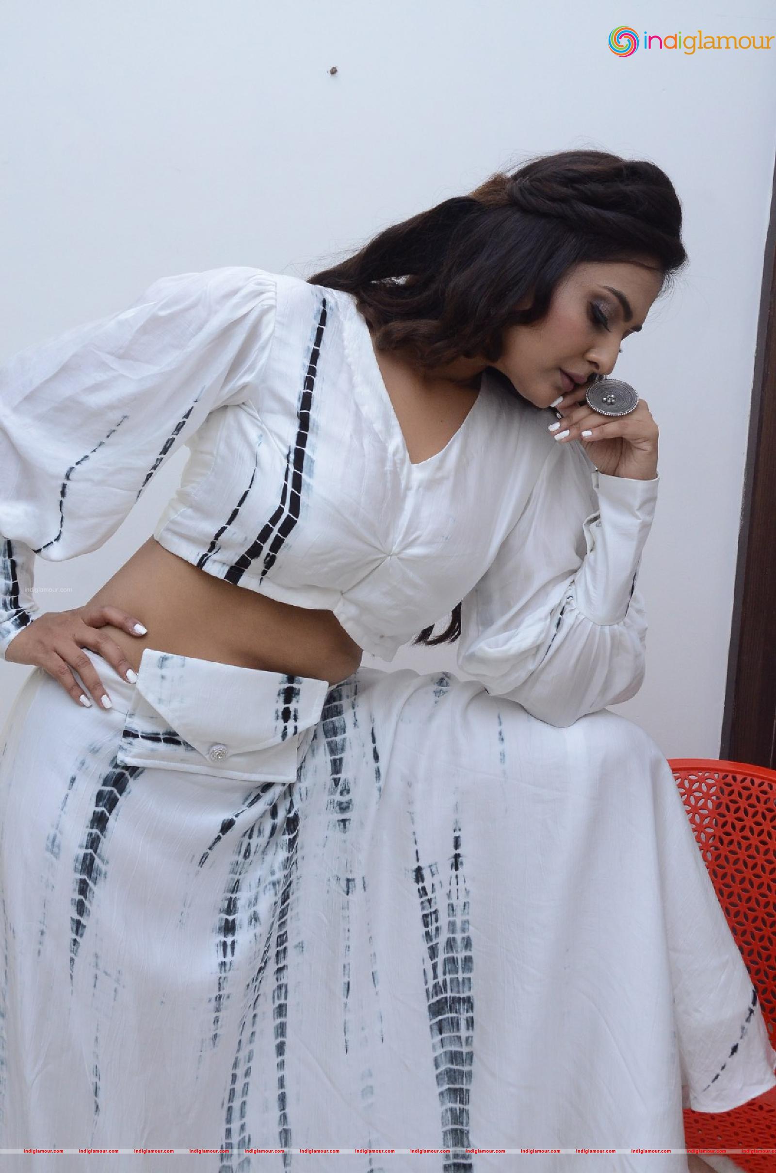 Neha Deshpande Actress hd photo