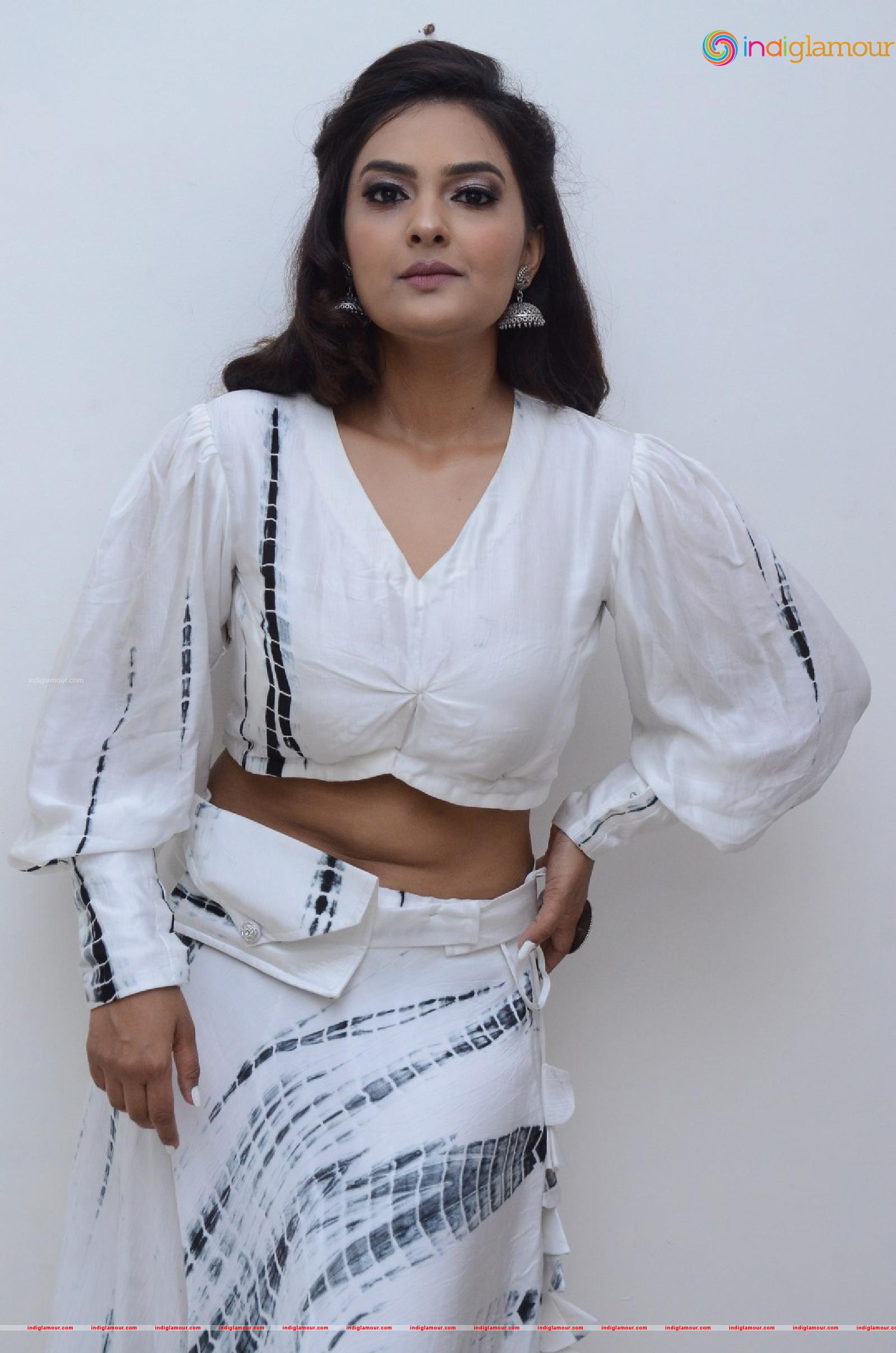Neha Deshpande Actress hd photo