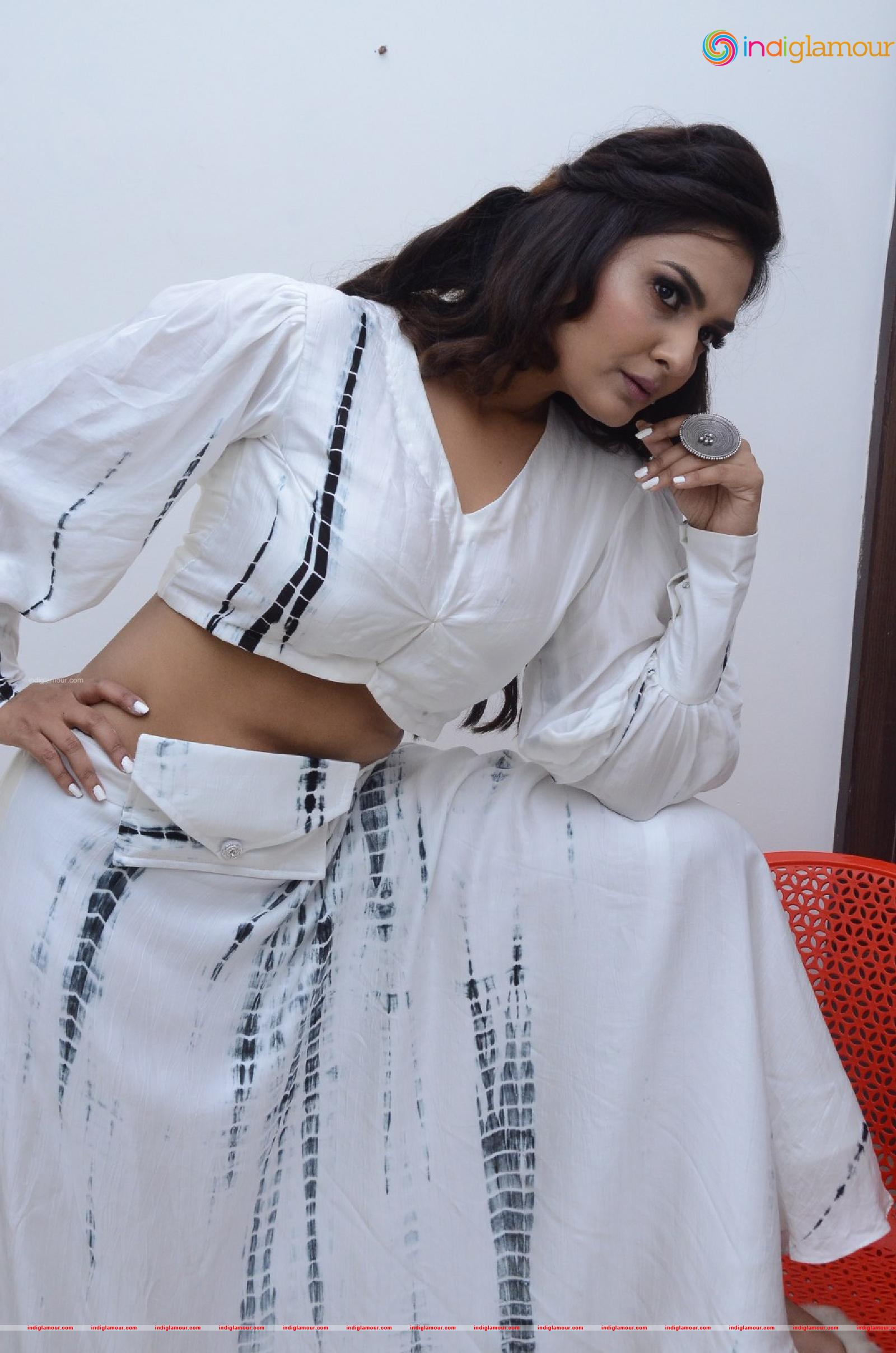 Neha Deshpande Actress hd photo