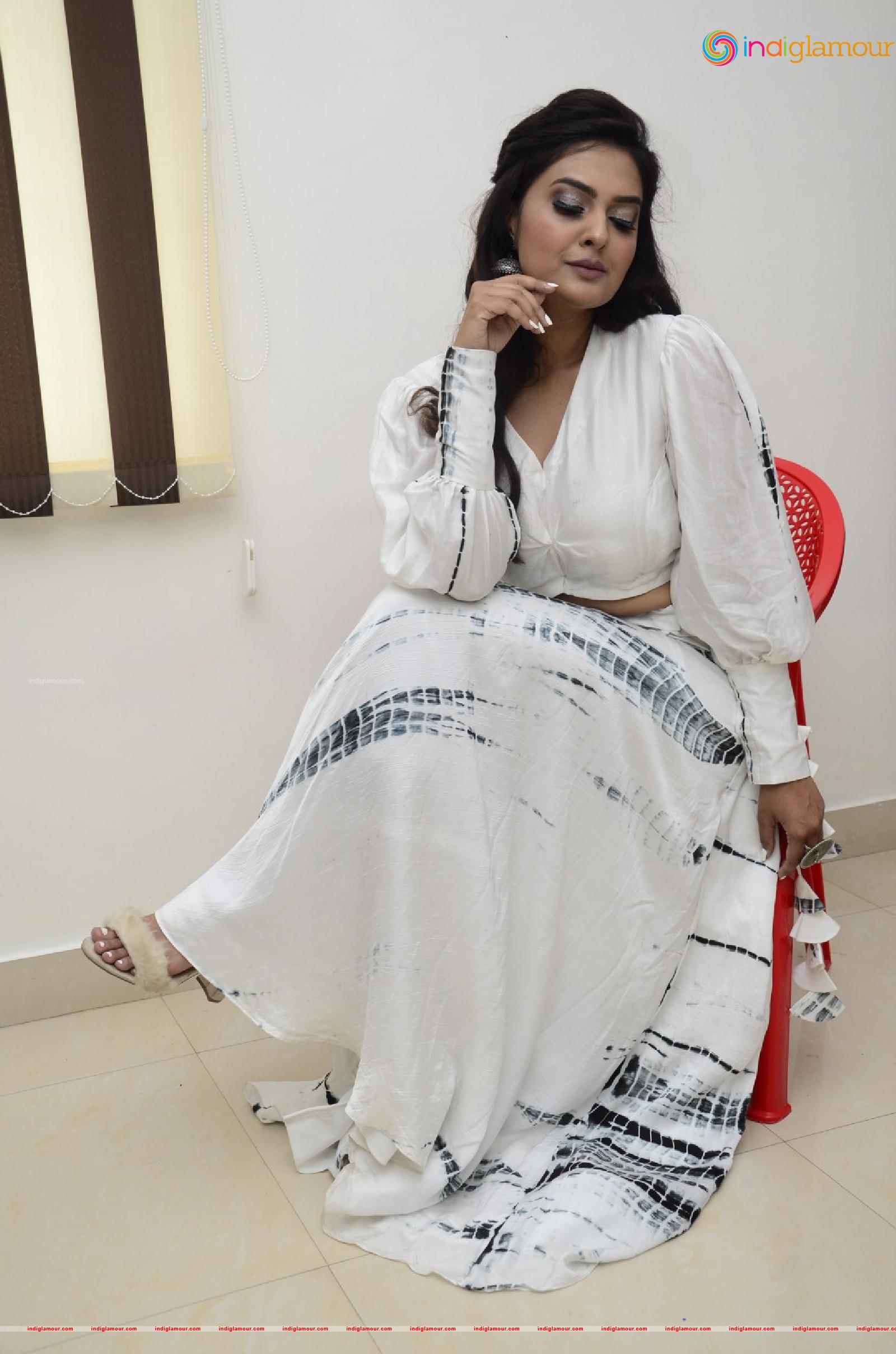 Neha Deshpande Actress hd photo