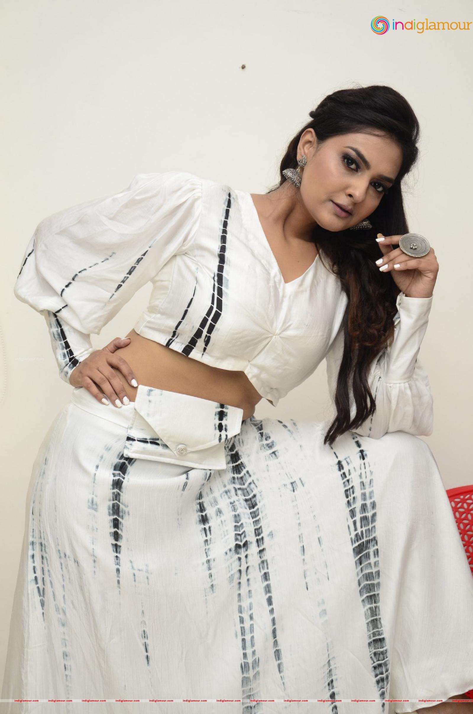 Neha Deshpande Actress hd photo