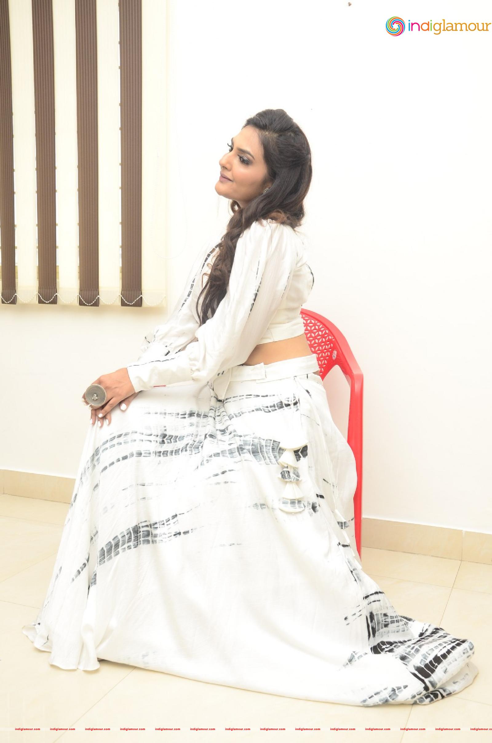 Neha Deshpande Actress hd photo