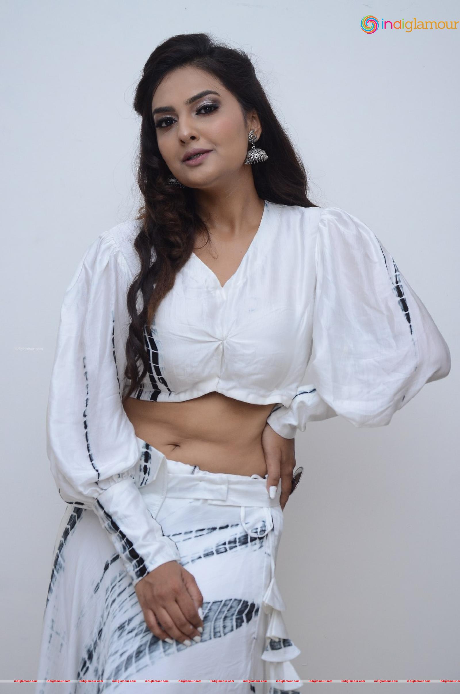 Neha Deshpande Actress hd photo