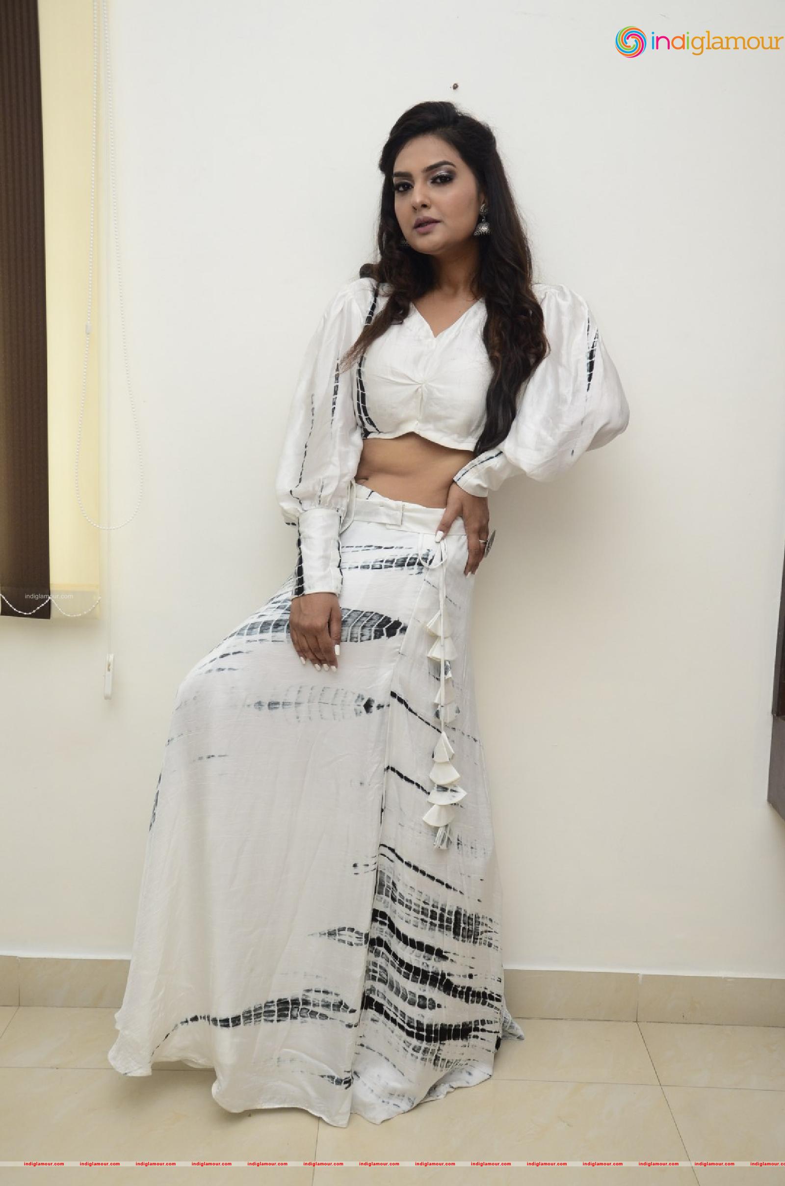 Neha Deshpande Actress hd photo