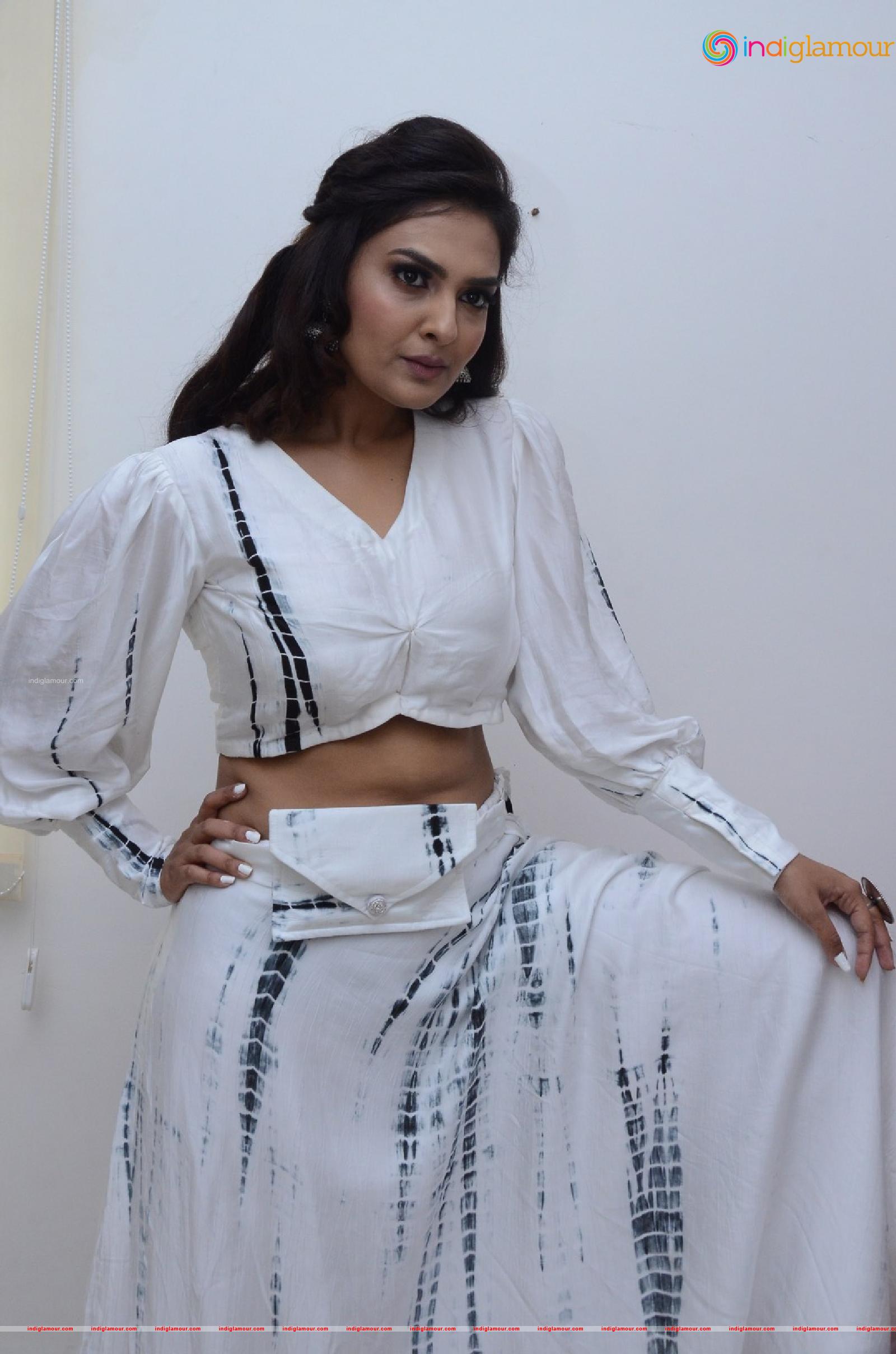 Neha Deshpande Actress hd photo