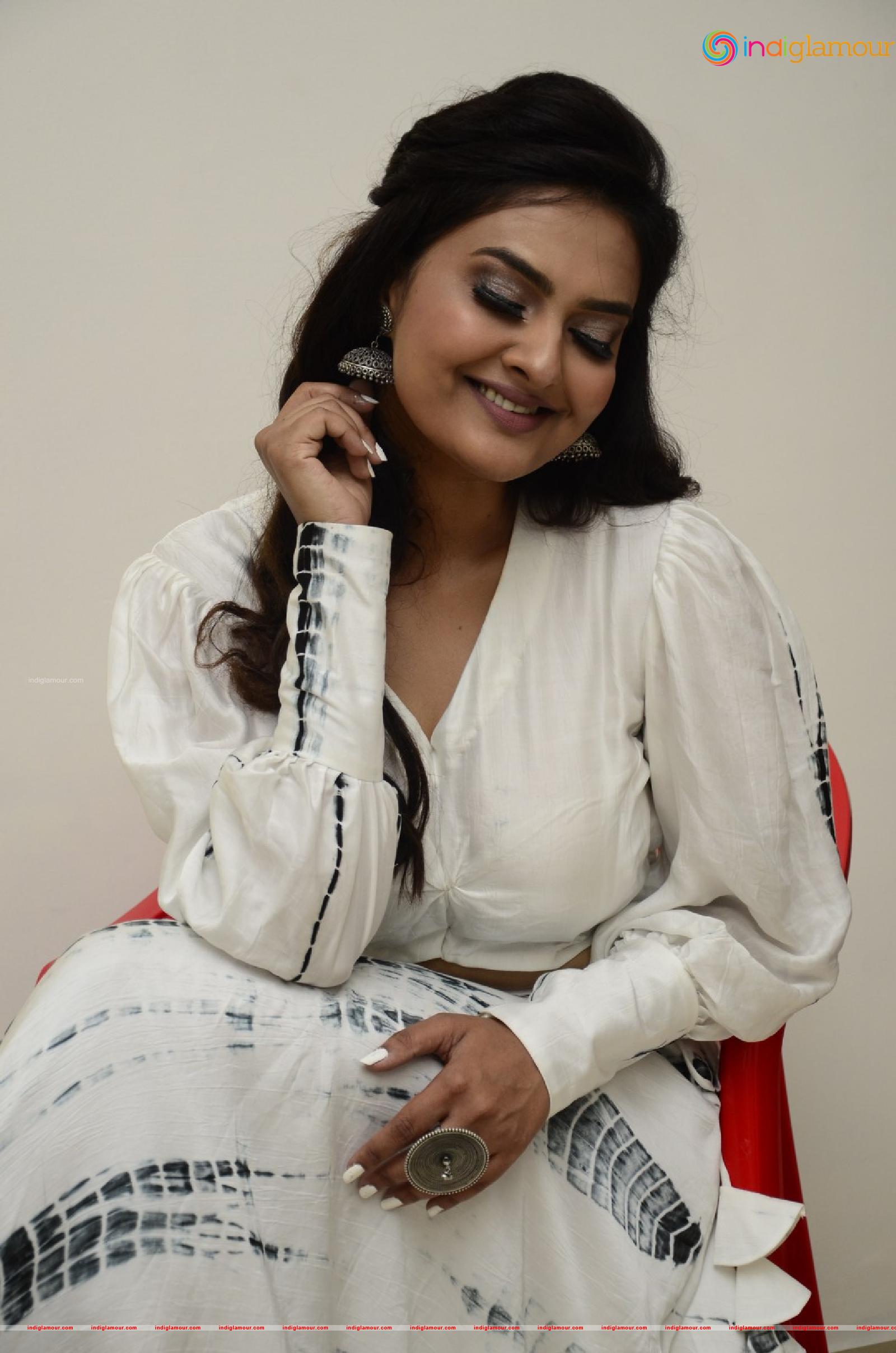 Neha Deshpande Actress hd photo