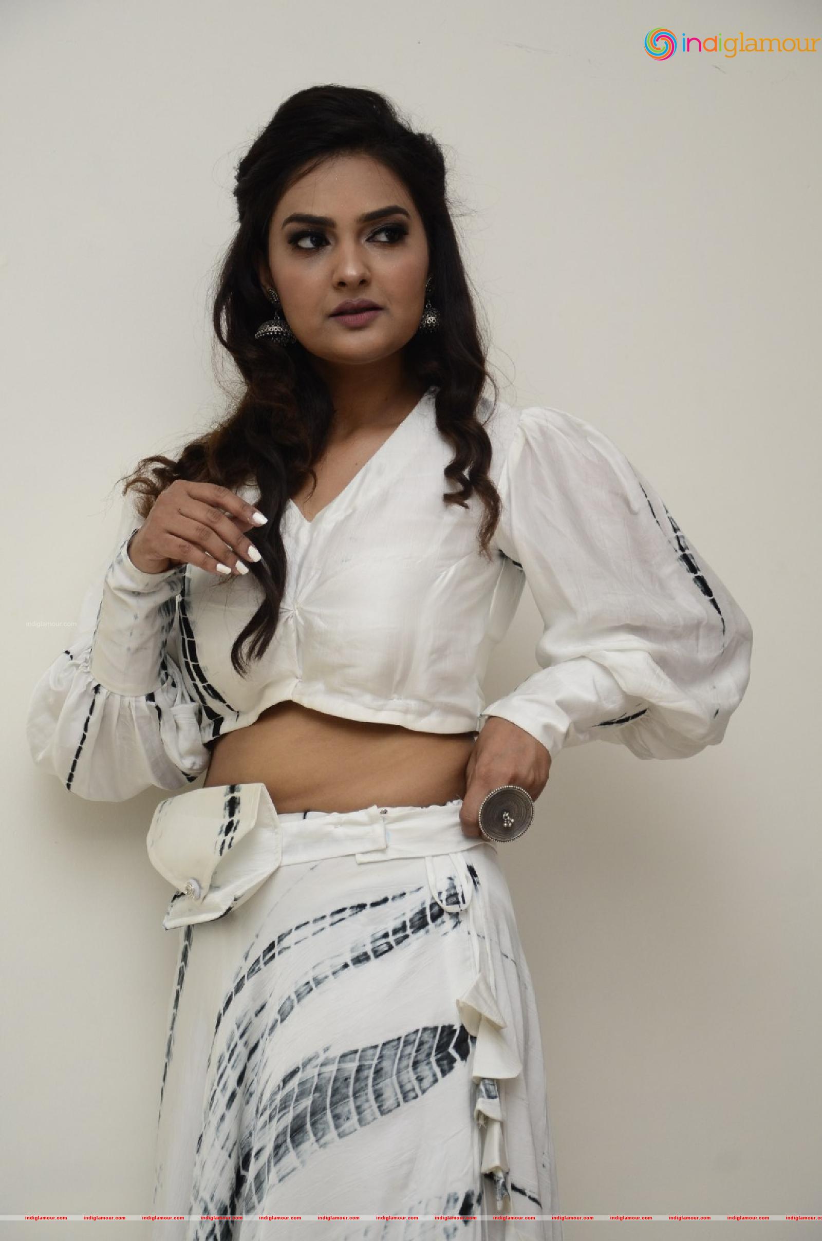 Neha Deshpande Actress hd photo