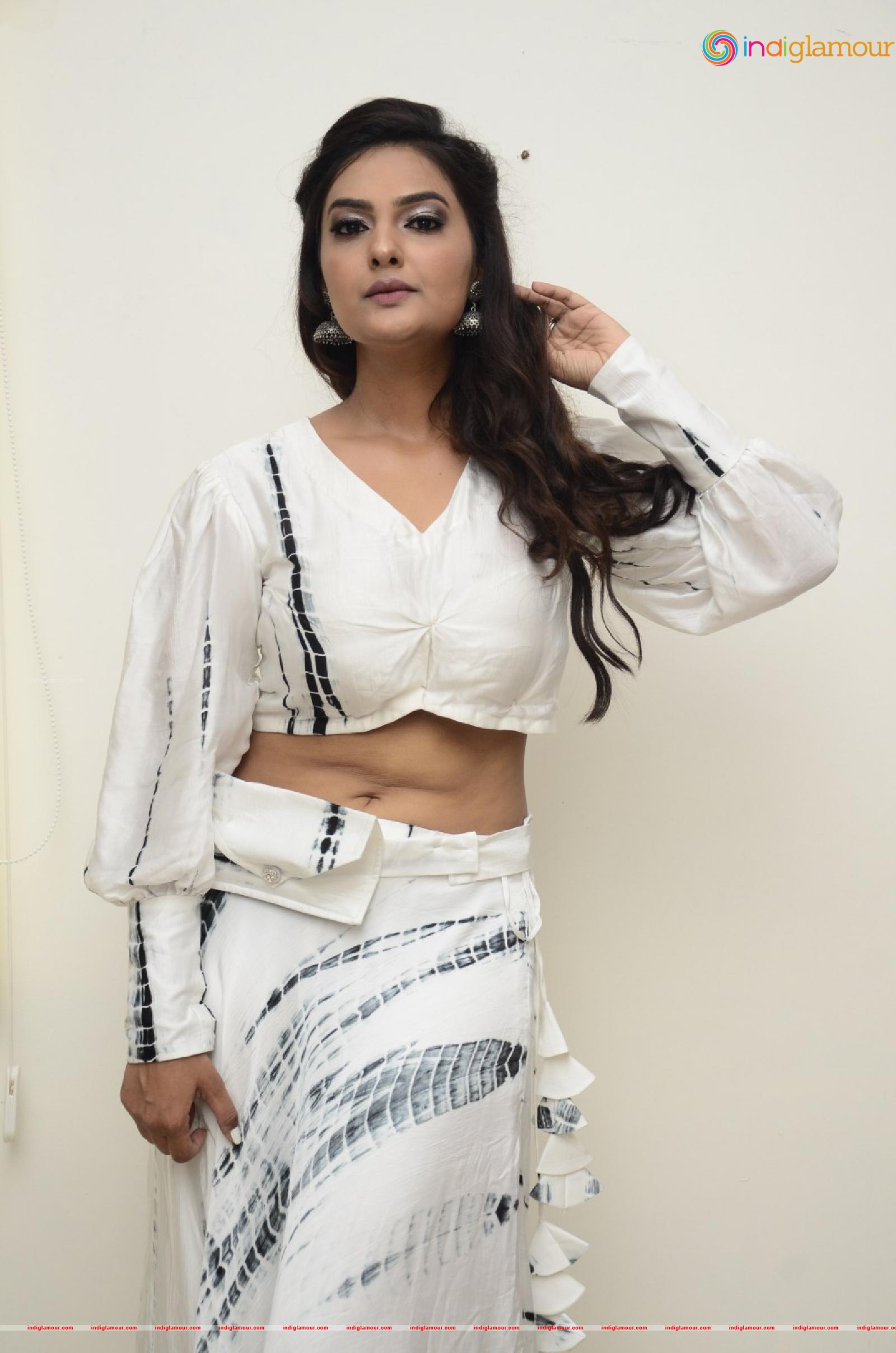 Neha Deshpande Actress hd photo