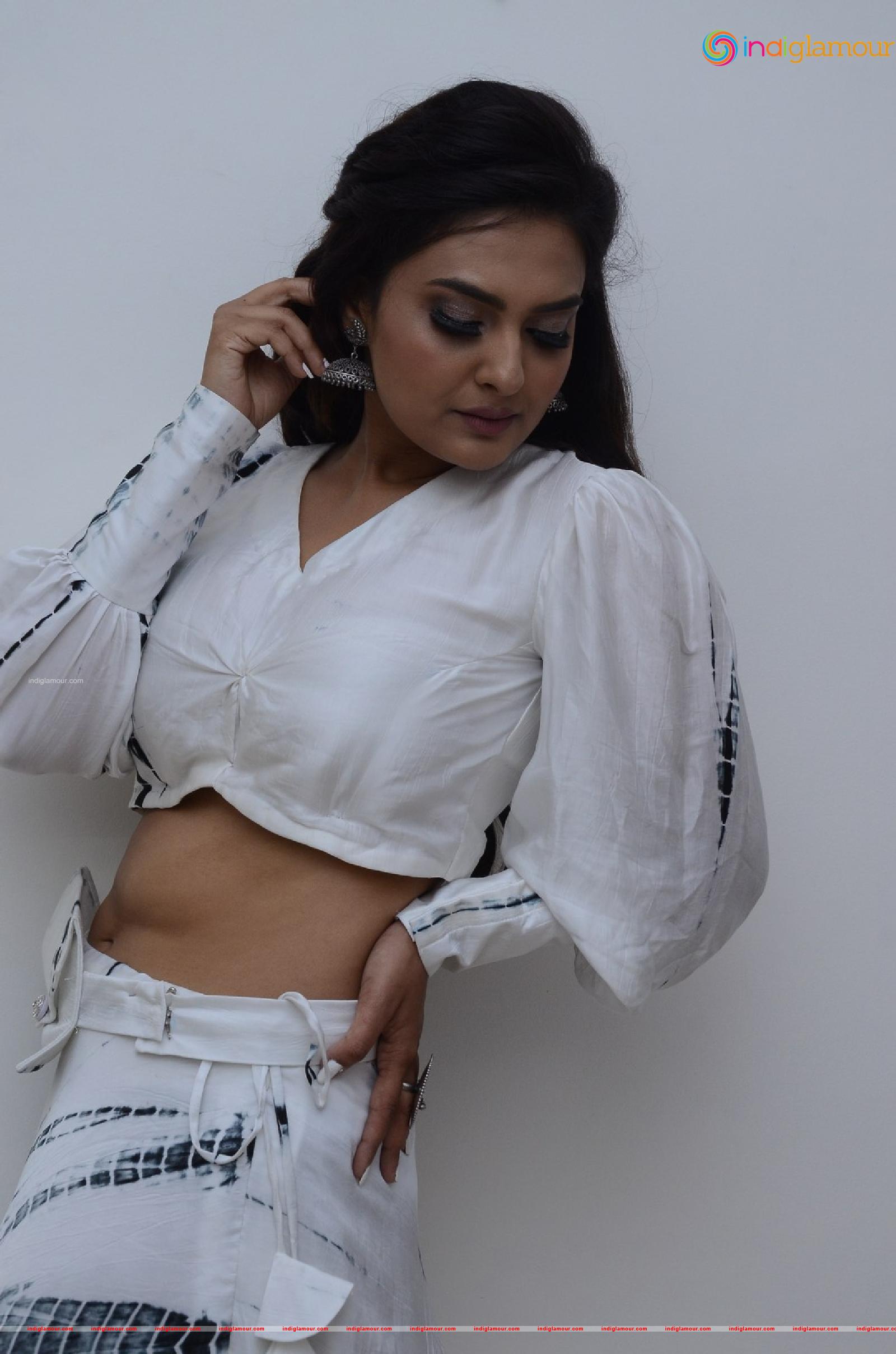 Neha Deshpande Actress hd photo